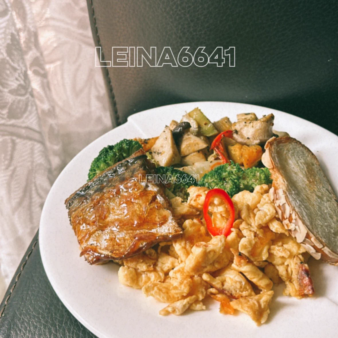 今日份早中餐來了😎一樣自己煮｜烤時蔬（杏鮑菇南瓜）｜櫻花蝦炒蛋｜照燒鯖魚｜燙花椰菜｜烤麵包#台北 #約會 #自己煮 https://t.co/65hyG8kfkd