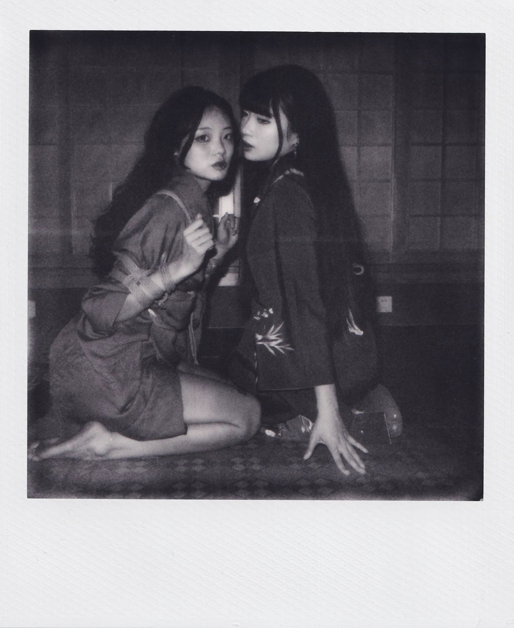 不被烧死的最好办法是活在火中

me &amp; @DOGI_dogidogi 
📷@siyangyuan12 
rope @Nietzsche_Cn https://t.co/fxw9fOYDZ9