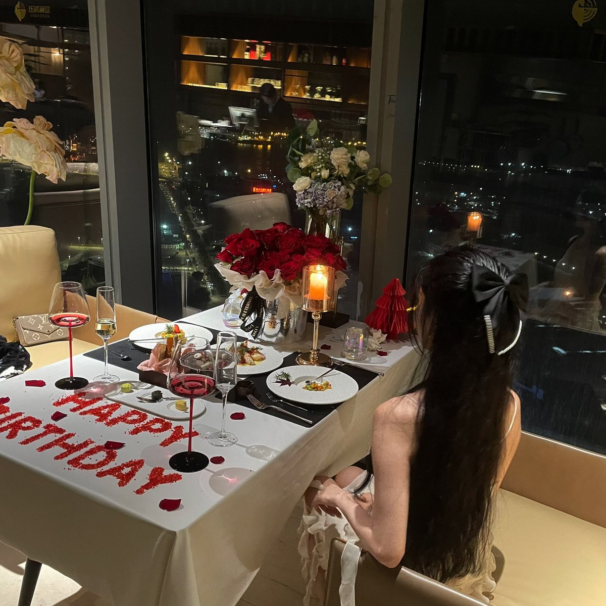 自己的币没有涨？不要担心，听说过板块轮动吗？

等到别人的币都涨完了 就该轮到你的币跌了🙃🙃🙃🙃 https://t.co/w57v21uaUo