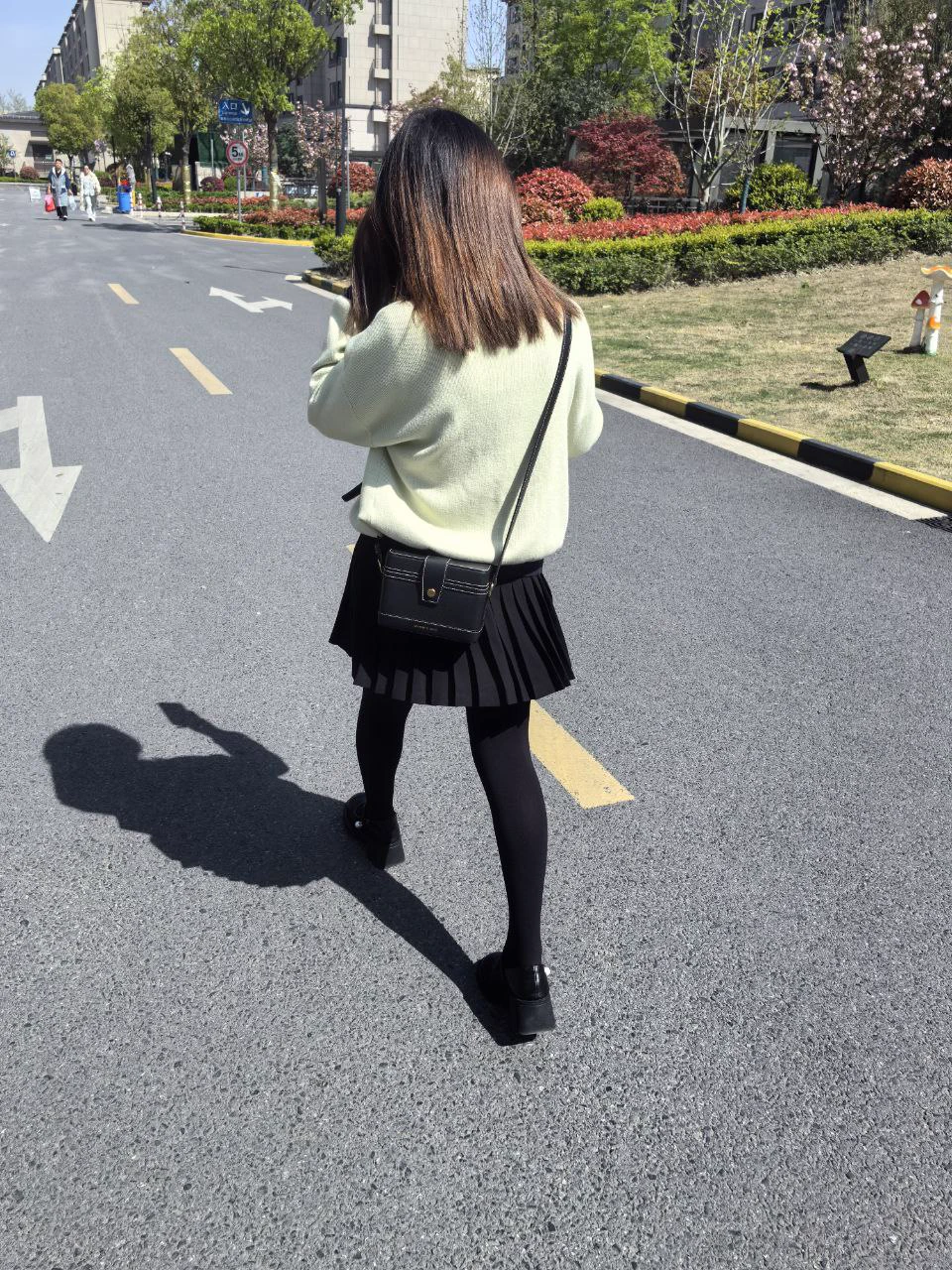 021地区，上海推友投稿，邀请同城同好上门保养老婆的鞋子和丝袜，上海地区有同好有意向的，请私信我获取联系方式。 https://t.co/4KUSOS630h