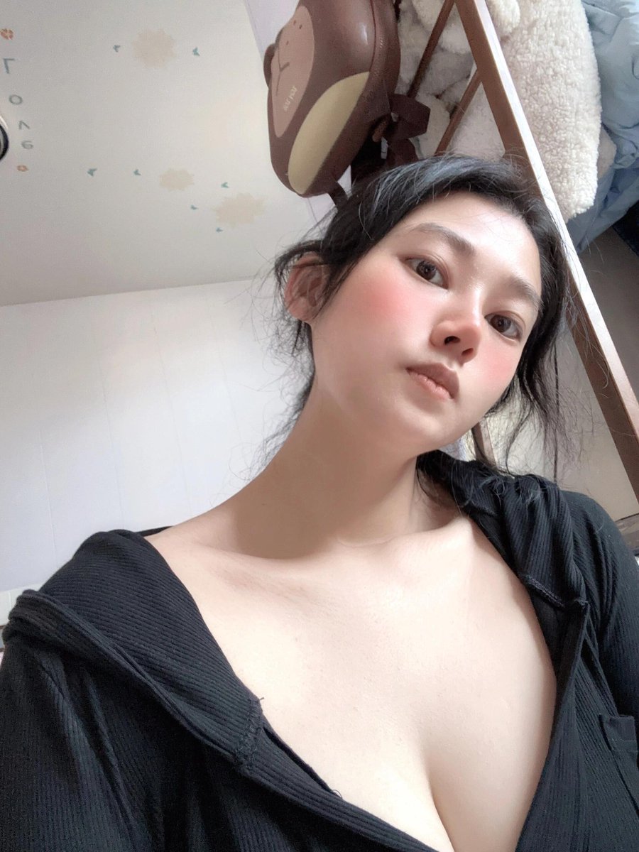 早起脸就红红的😜 https://t.co/sKa5Af4TTK