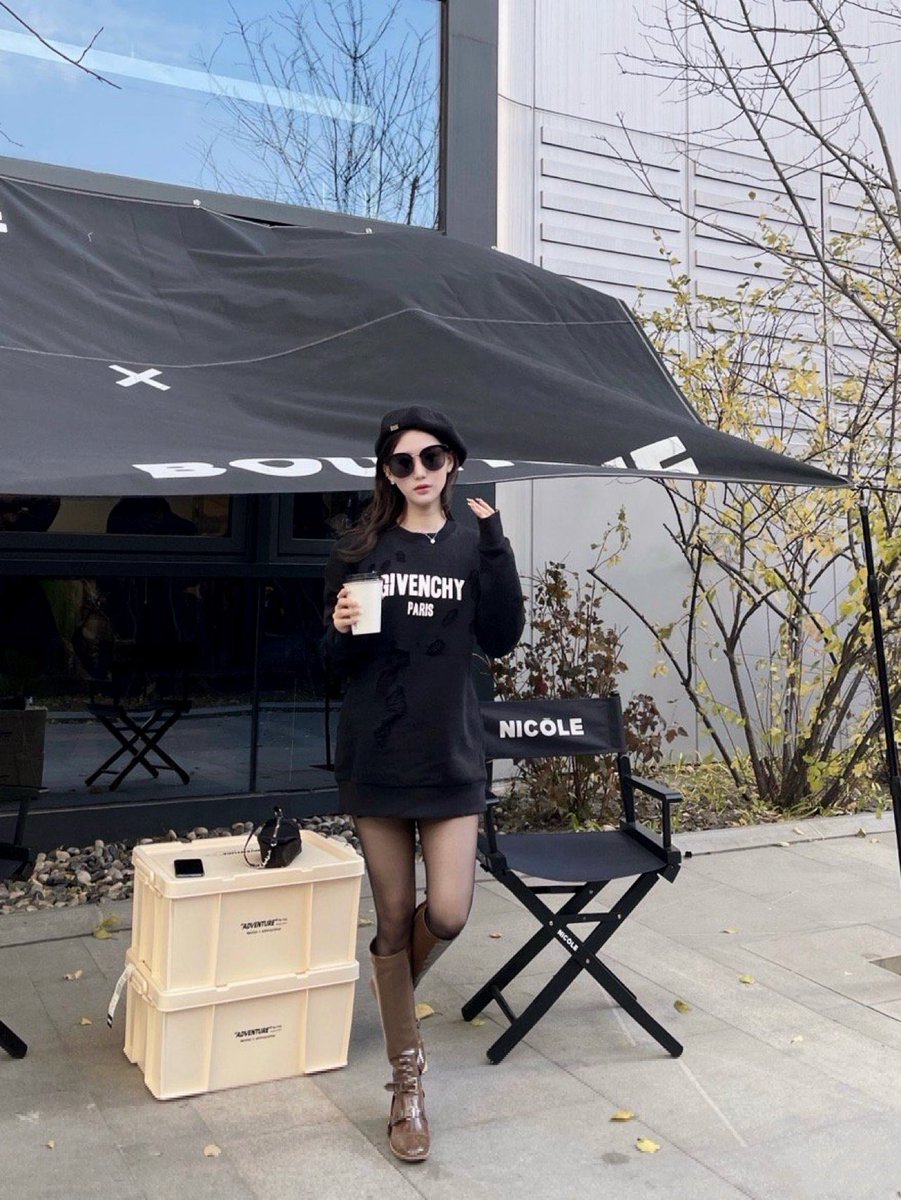 局长靴子里的丝袜味道也很不错哟 https://t.co/NuTrGTEbt7