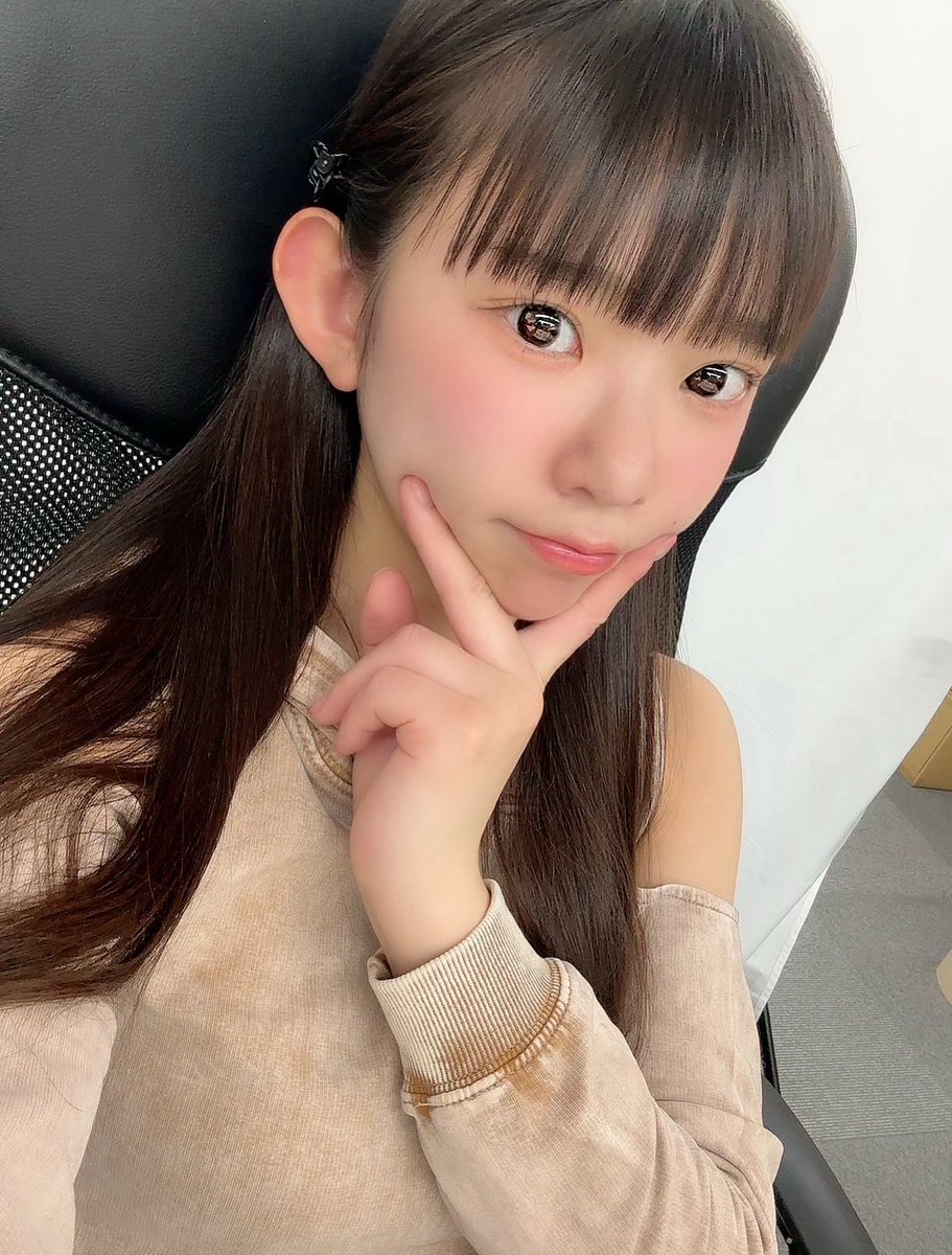 こんばんわんこそば！
先日、ちゅーいっぱいしてきたよ😘
4月20日！2ndトレカ発売☺️❤️❤️ https://t.co/7fYKqtgty1