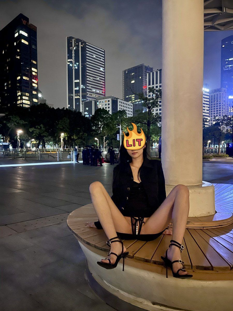 所有的门都应该你来敲，因为你敲好看 https://t.co/vi6vsuPl5M