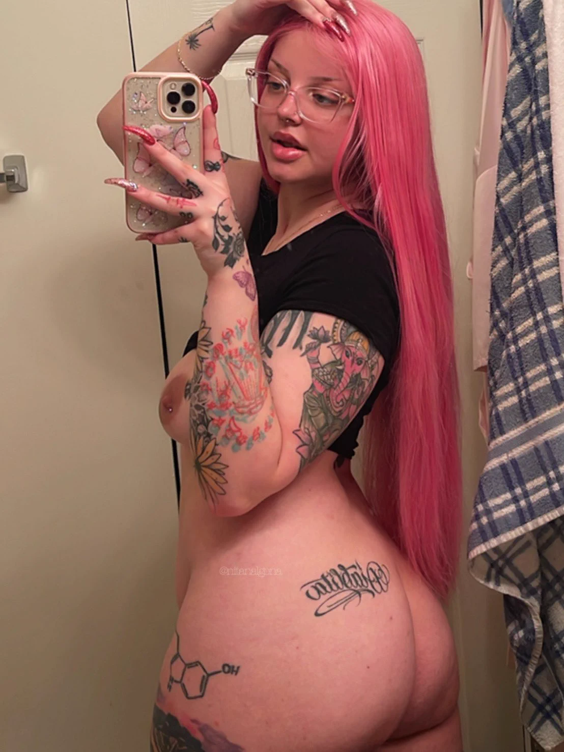 guess what else is pink https://t.co/20ZEd6lqRI