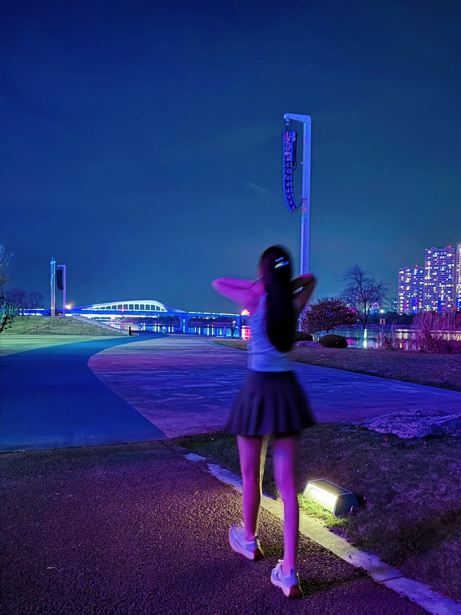 最熟练是打野 https://t.co/tzZVl6IDMr