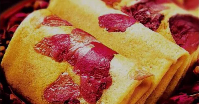 🌸 From our gardens to your plate, residents in Xiaolan town, #Zhongshan, add a rose only seen here into egg rolls, candies, pancakes and even chicken wings! Come here and have a bite this spring. #YummyZhongshan https://t.co/055C5pYBhJ