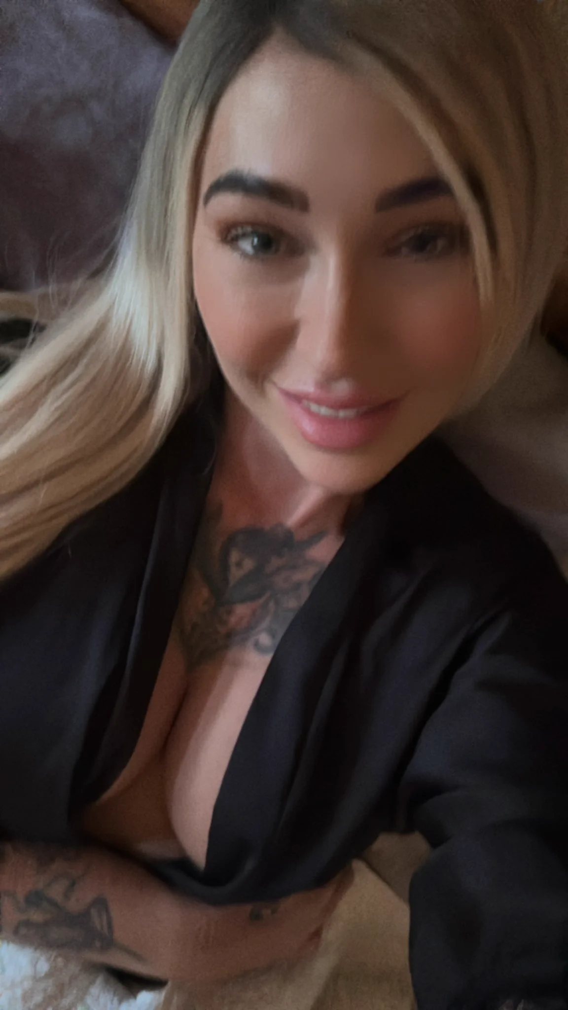 Hi 👋🏻 https://t.co/nvP9zC1W5v