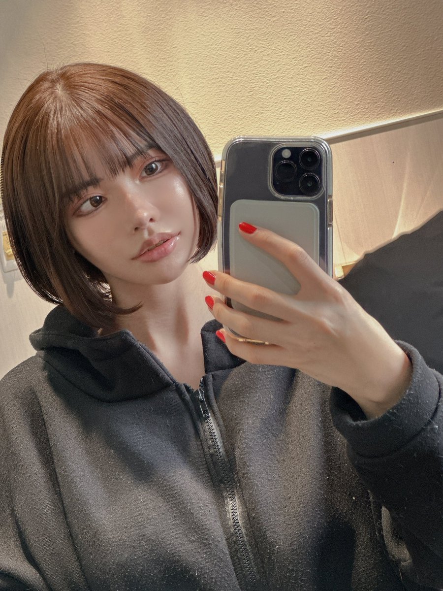 髪色明るくしてみたんだけどどうかな https://t.co/yPD7WAe29n