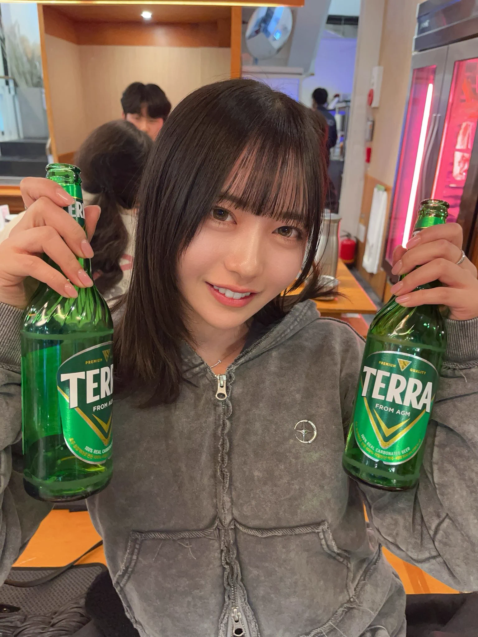 二十歳だからお酒飲めるもんの画像🥺 https://t.co/Ixjl46D4XY