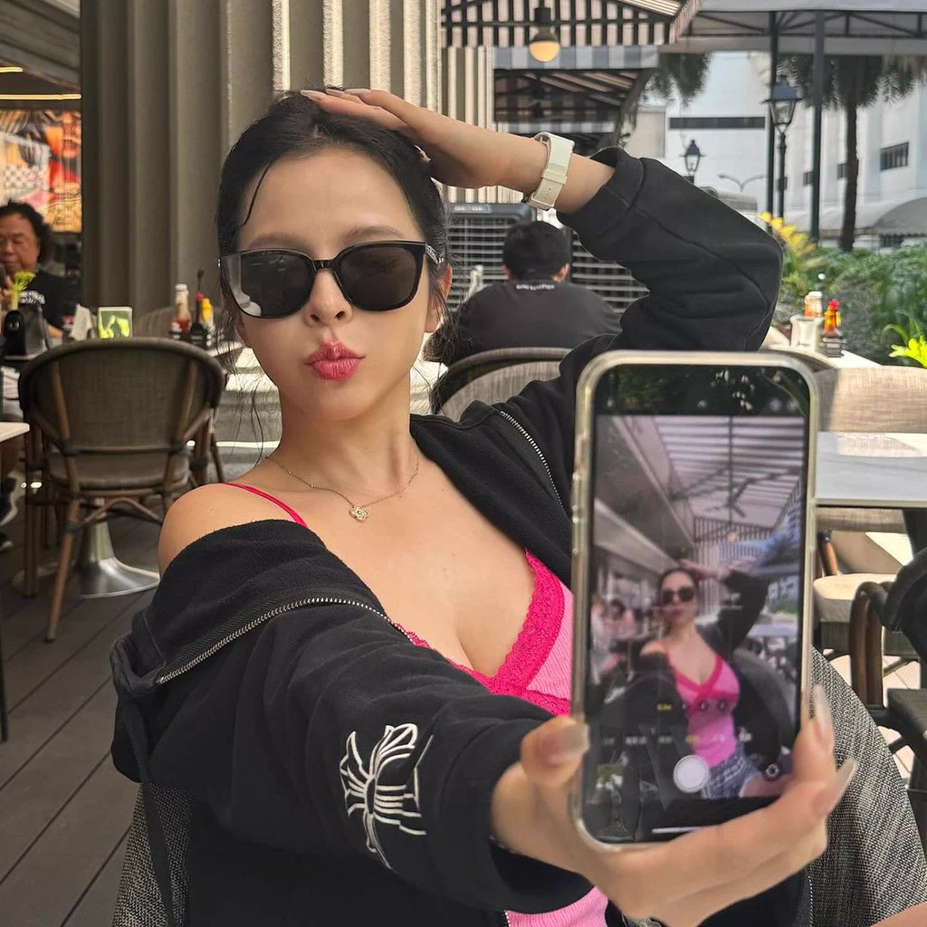 我想我會一直自由 直到有人讓我發現陪伴剩過獨活 #🇹🇭 https://t.co/2QCw3yV6lT