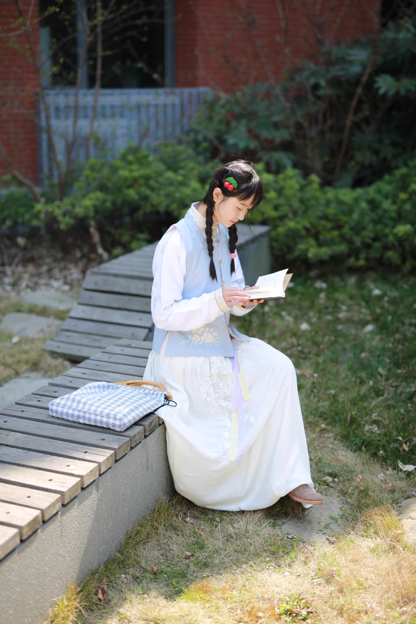 毕业小姐姐写真 [75P+196M] #眼镜娘 #眼镜妹 #毕业照 #写真 #女大学生 
No.041816 预览全套尺度看置顶或私信 
投稿：@wqganenshi_   @MuyishiD @007share https://t.co/hbZSmQdT2h