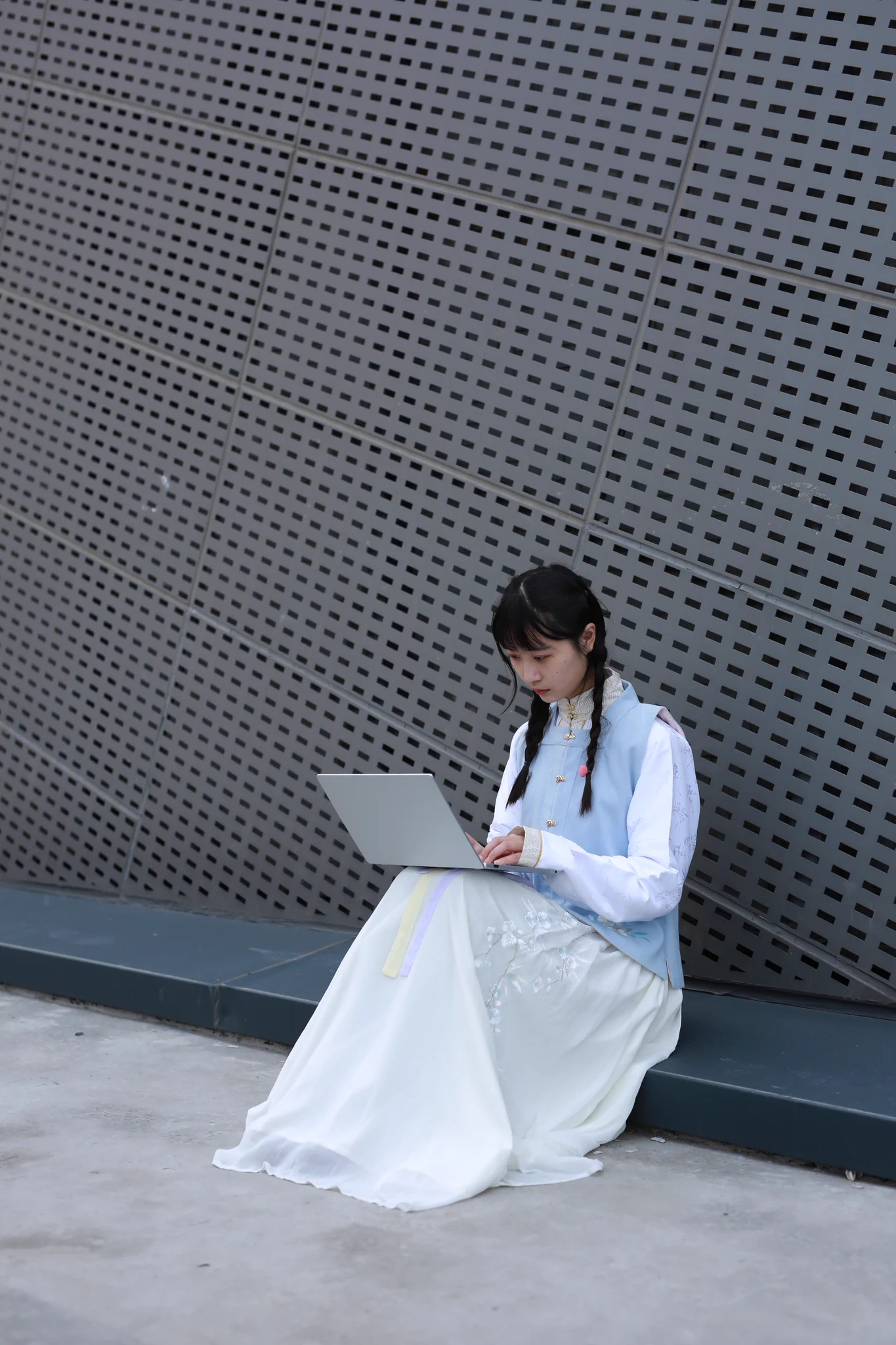 毕业小姐姐写真 [75P+196M] #眼镜娘 #眼镜妹 #毕业照 #写真 #女大学生 
No.041816 预览全套尺度看置顶或私信 
投稿：@wqganenshi_   @MuyishiD @007share https://t.co/hbZSmQdT2h