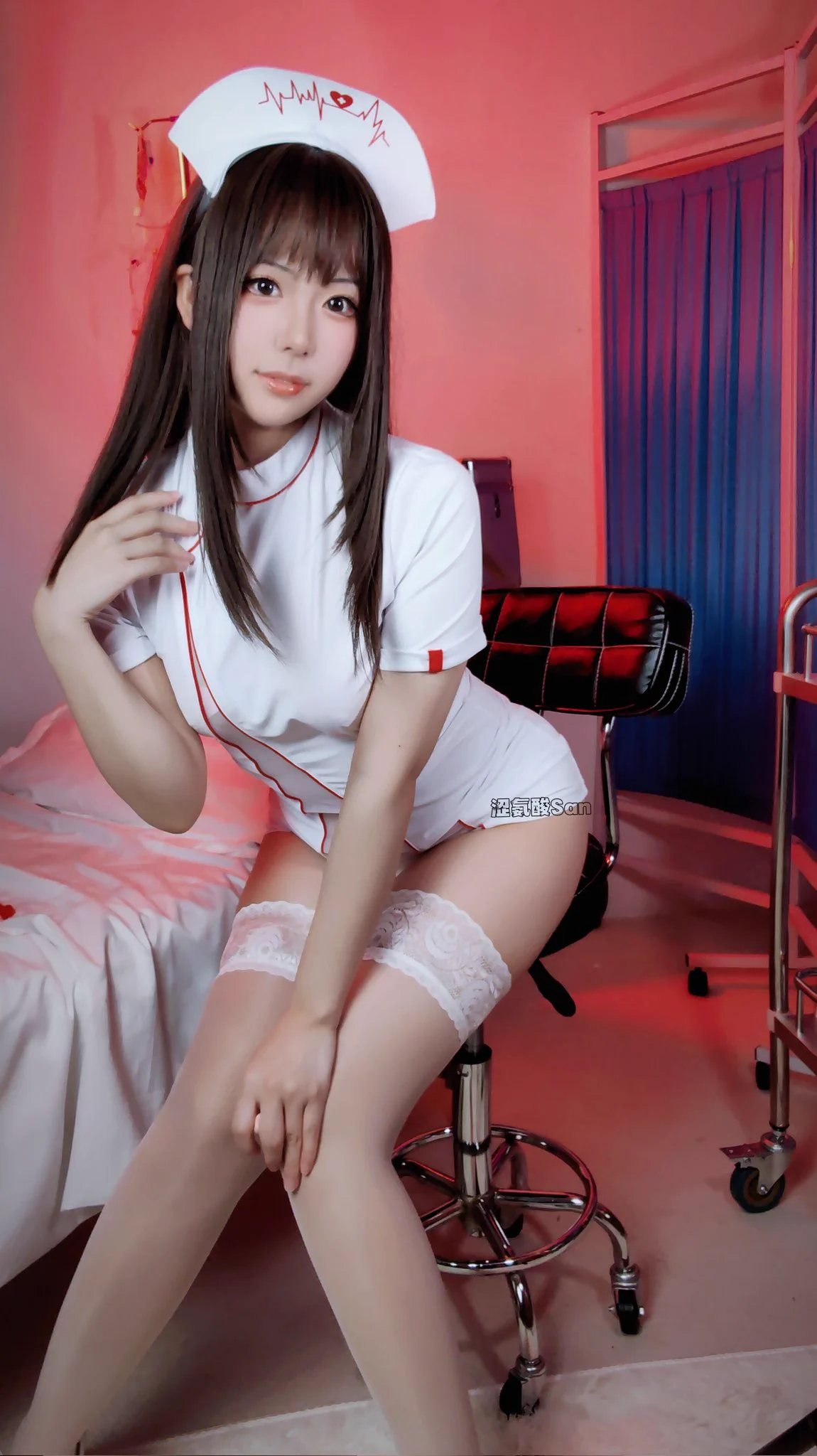 “小鬼，需要护士姐姐治疗嘛？”“我的意思是 — 脱掉裤子，但是不许自己色色喵”异世界后宫女友，制服诱惑 x 發情期24時兽耳娘、性感花嫁、半裸泳装、黑丝女教师凌辱调教，汁水四溢亲密度点满，布料就越少哟，反差超色气“想要奖励么，小朋友~”下载链接：https://t.co/qXbs9cOJP5 https://t.co/Phh9MPNsMt