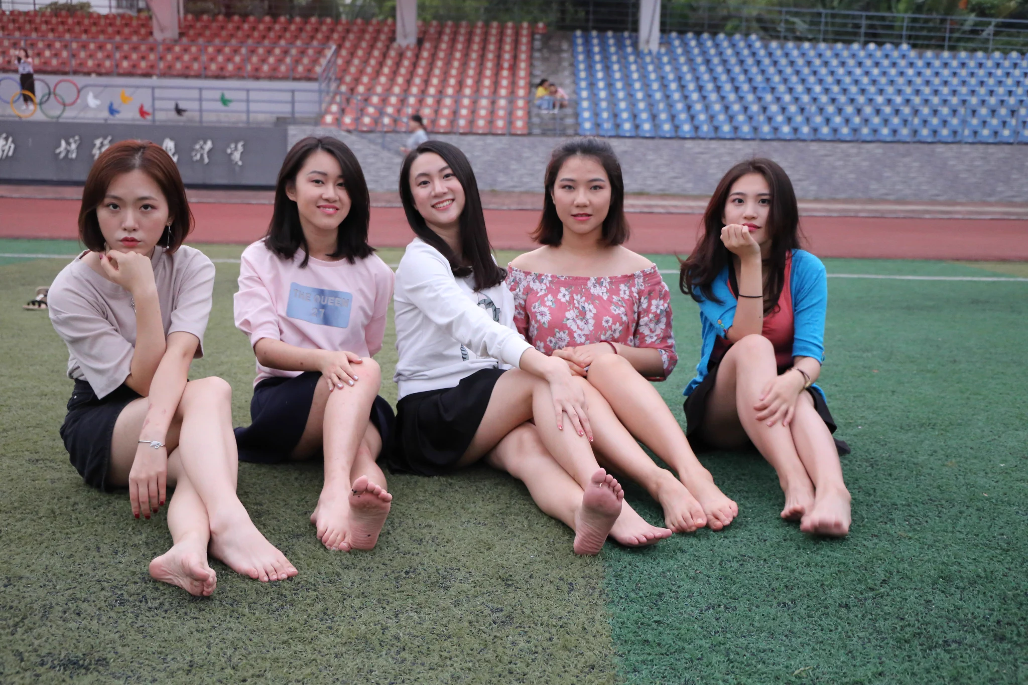 毕业小姐姐写真[446P+2.37G] #眼镜娘 #眼镜妹 #毕业照 #女大学生 #写真 No.042713 预览全套尺度看置顶或私信 投稿：@007share https://t.co/GY2sZxvnnK