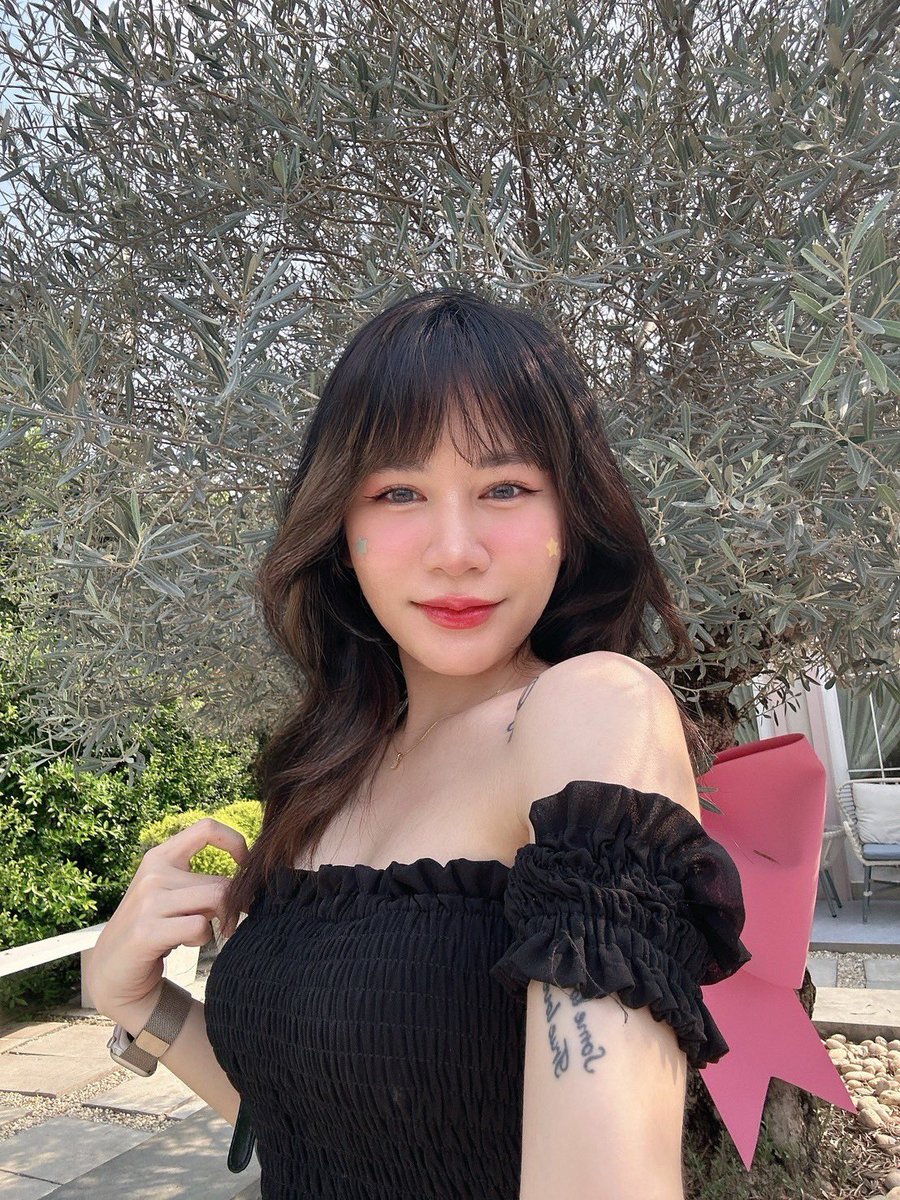 ชื่อพีช อายุ22  โสด  เรียนจบแล้ว

- สัดส่วน 34/21/32-33  สูง 152 หนัก 40
- นิสัยเด็ก เป็นคนเงียบๆแต่ตลก ขี้อ้อน เอ๋อๆ พูดไม่ชัดและก็พูดไม่รู้เรื่อง แต่ก็เป็นผู้เป็นคนอยู่เด้อออ 55555
- ให้คะแนน sex ตัวเอง 11/10 
- เป็นคนใช้เงินเก่งมากและก็เก็บเงินเก่ง
- ชอบกินหมูทะ ปิ้งย่าง ชาบู(ที่มีกะหล่ำปีซอย)

ใครชอบเราก็ DM มา 5555555

🔆วาปไอจี peachh_yy1
🔆วาปไอจี peachh_yy1