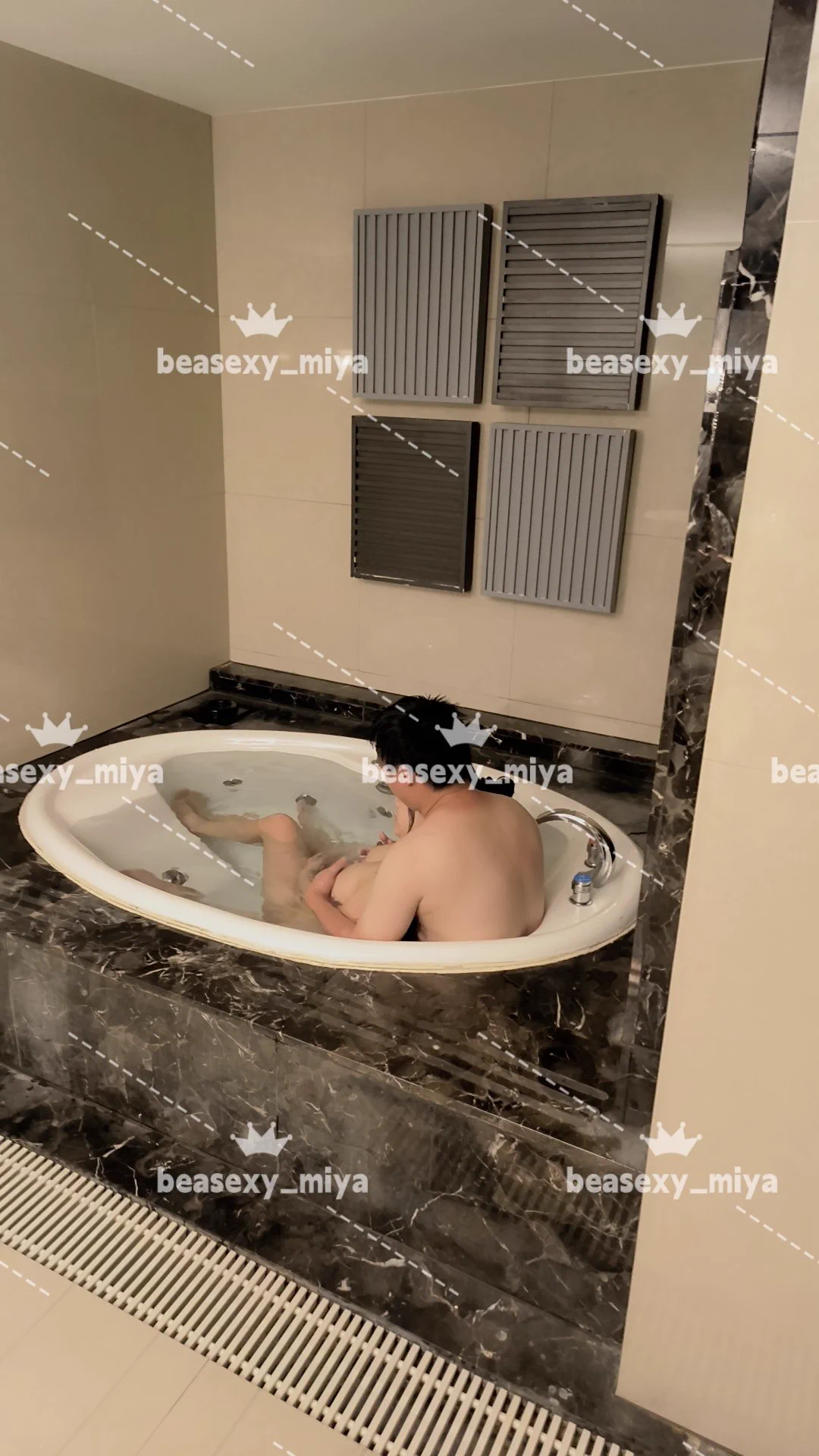 上週的單男很有禮貌溫柔又很害羞😋😋在旁邊偷偷看著米亞跟單男泡澡互動😎😎米亞的嘴很會吃😋喜歡看米亞幫單男吃吃太刺激了🤤身為老公的我在旁邊攝影紀錄精彩的畫面太刺激了😎😎但覺得在找一個會剛剛好😎#單男直接給臉照有費用#週五週六晚上#夫妻情侶聯誼#單女#水煙#過夜遊 https://t.co/KGK9PYyMz6