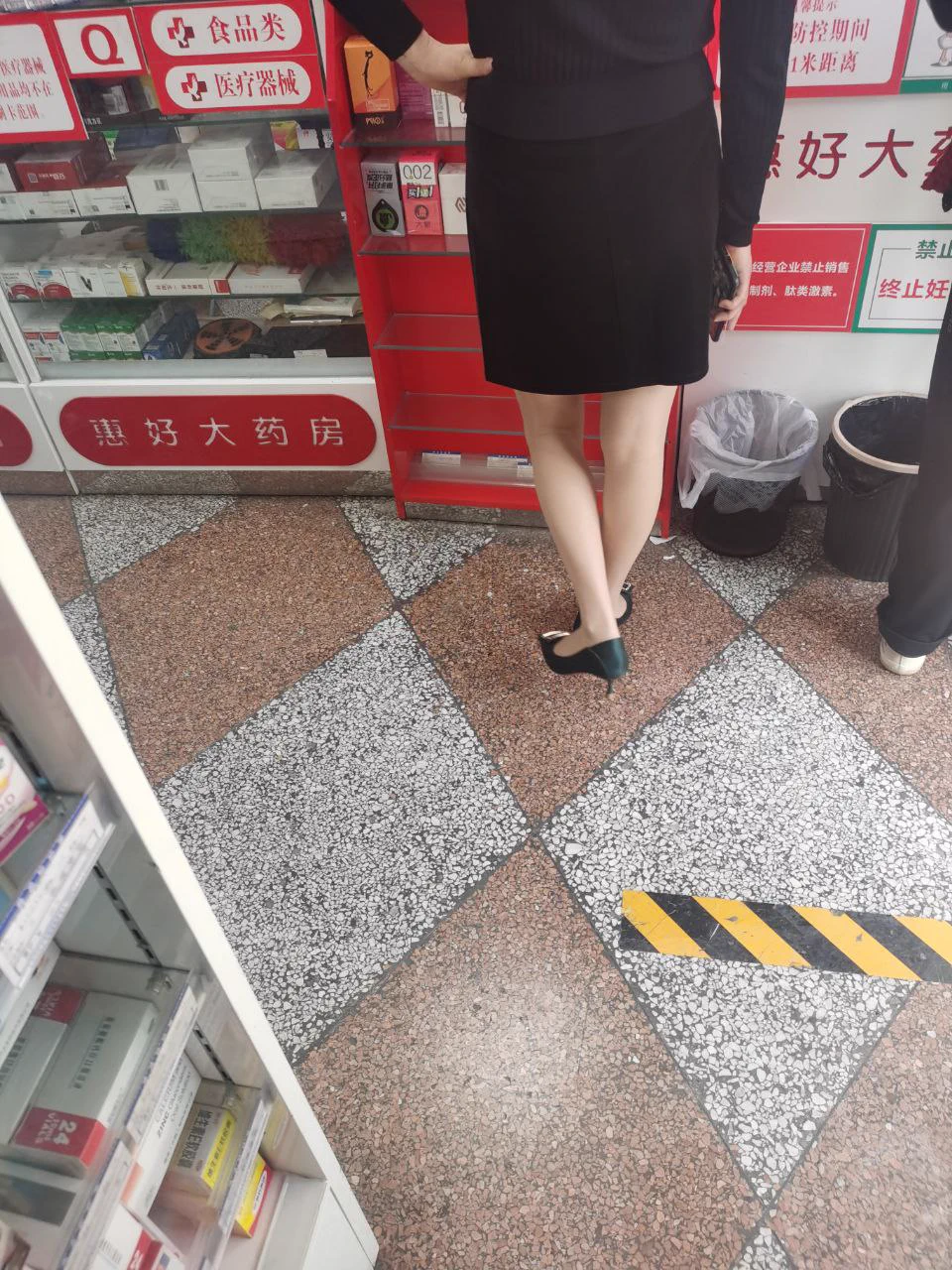 0939地区，甘肃陇南推友投稿，骚老婆每天都要穿肉丝高跟，邀请同城同好来家里上门玩老婆的丝袜高跟，同城有意向的高素质推友请私信我获取联系方式。 https://t.co/UDQVzG4a3r