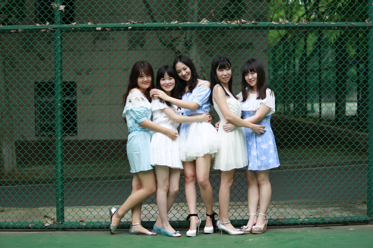 毕业小姐姐写真[109P+634M] #眼镜娘 #眼镜妹 #毕业照 #女大学生 #写真 
No.053120 预览全套尺度看置顶或私信 投稿：@007share 
眼镜娘圈子：https://t.co/VSeJDJ4Yn7 https://t.co/NrZ1B717EW