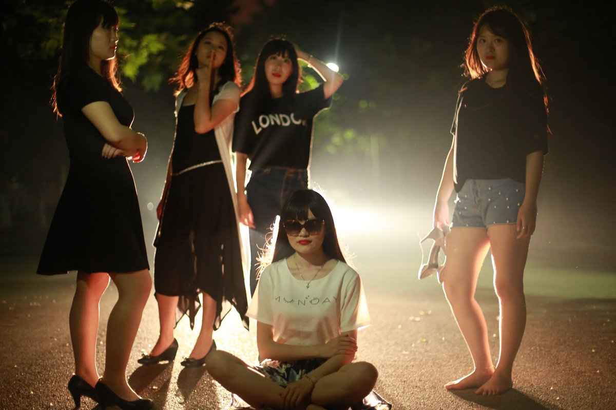 毕业小姐姐写真[109P+634M] #眼镜娘 #眼镜妹 #毕业照 #女大学生 #写真 
No.053120 预览全套尺度看置顶或私信 投稿：@007share 
眼镜娘圈子：https://t.co/VSeJDJ4Yn7 https://t.co/NrZ1B717EW