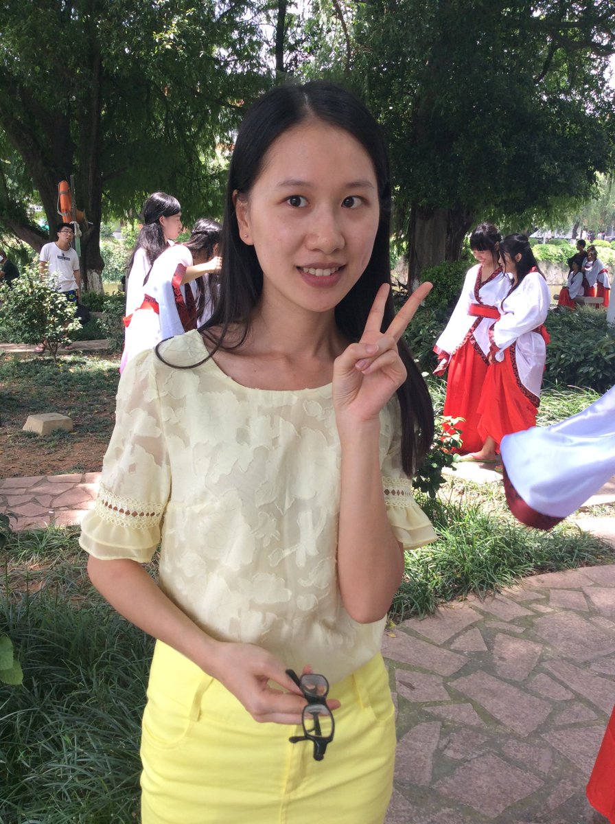 毕业小姐姐写真[131P+199M] #眼镜娘 #眼镜妹 #毕业照 #女大学生 #写真 
No.052120 预览全套尺度看置顶或私信 投稿：@007share 
眼镜娘圈子：https://t.co/VSeJDJ4qxz https://t.co/2B9jHC2syx