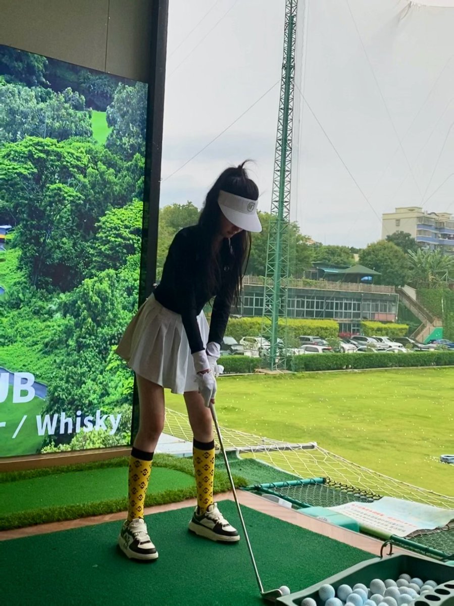 别看盘了 趋势已成回调就干

加好仓挂好单就出来打球8⛳️
过两个月来收菜就行了

#binance（配个安安的🧦🧦） https://t.co/ZcLwngOcPB