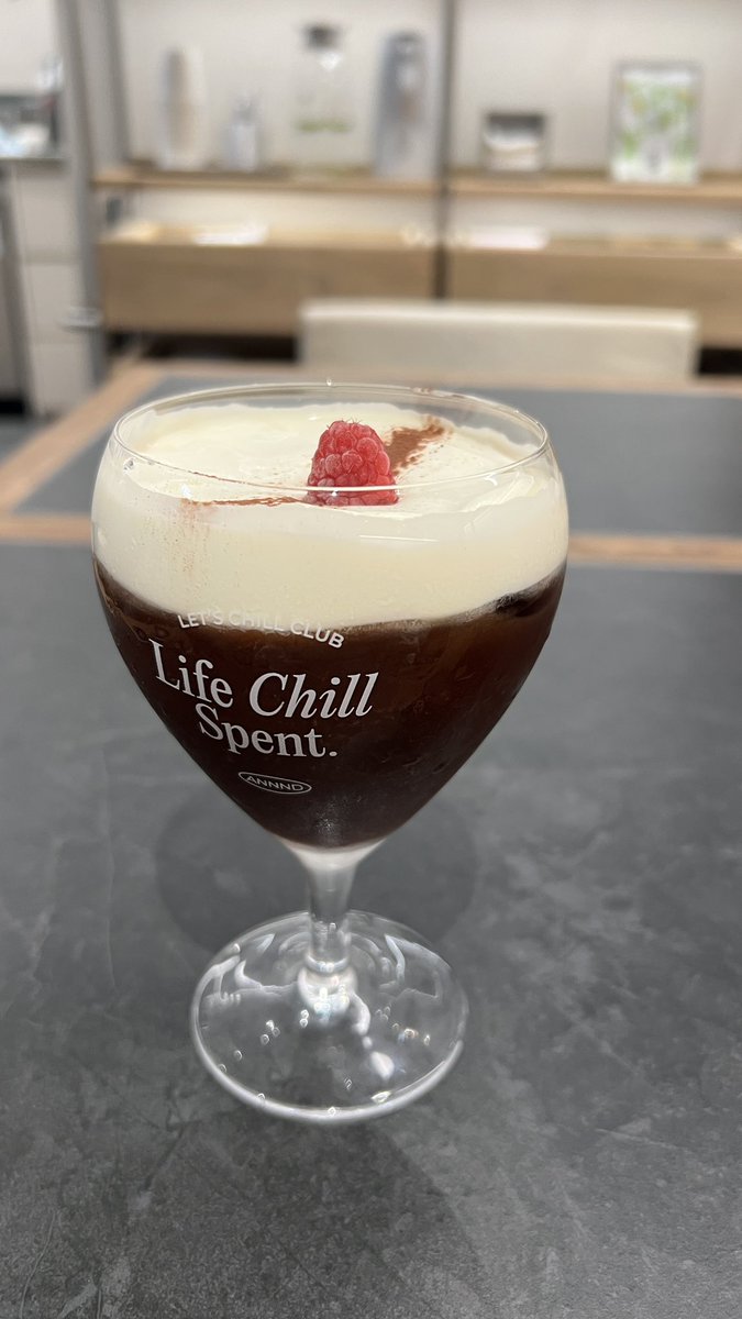 睡不着再回想了一下今天喝的前两张还是好喝的
后面两张就是垃圾有种想大喊深圳你害人不浅的冲动 https://t.co/MUIgmGJmQM