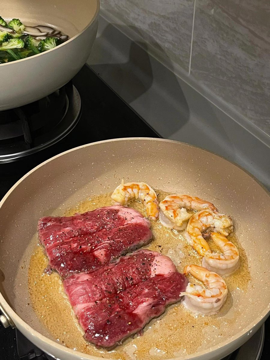 煮得有点多了，一个人吃不完。
有没有想蹭饭的朋友呀，允许你来我家蹭一下，晚上我蹭你床? https://t.co/65VPzMdHwM