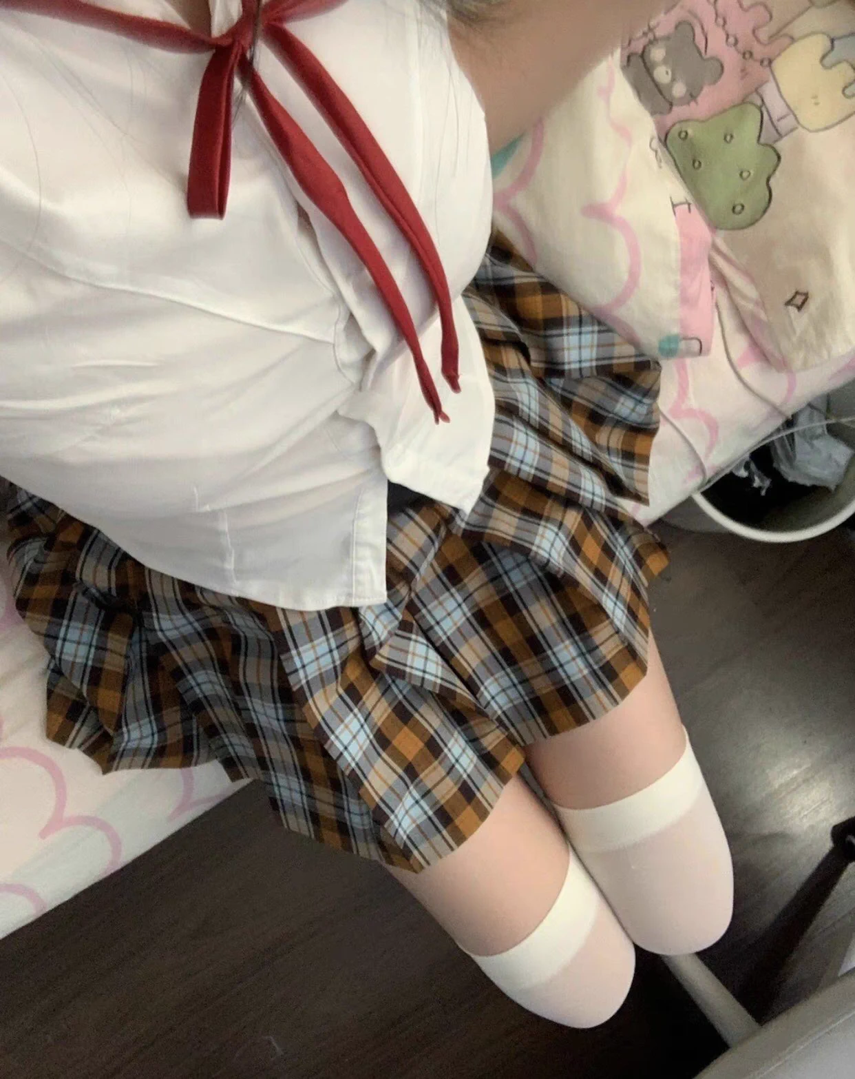 穿成这样去找男同桌玩，穿裙子他要摸我怎么办。 https://t.co/Hjelpalo2Z