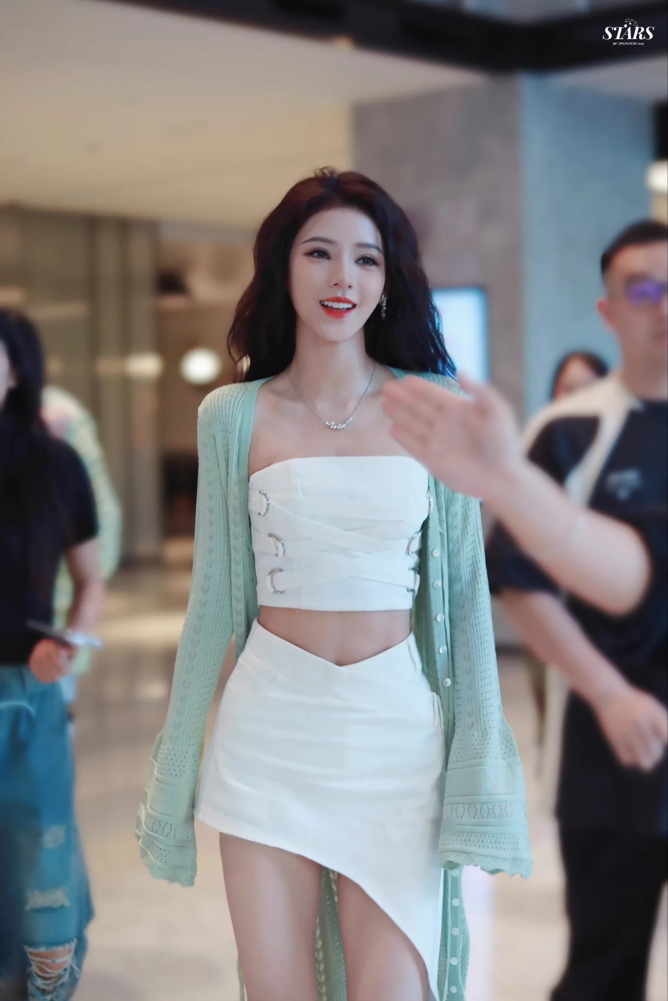 张予曦像个瓷娃娃一样 好绝啊啊 https://t.co/WEgCvW0utl