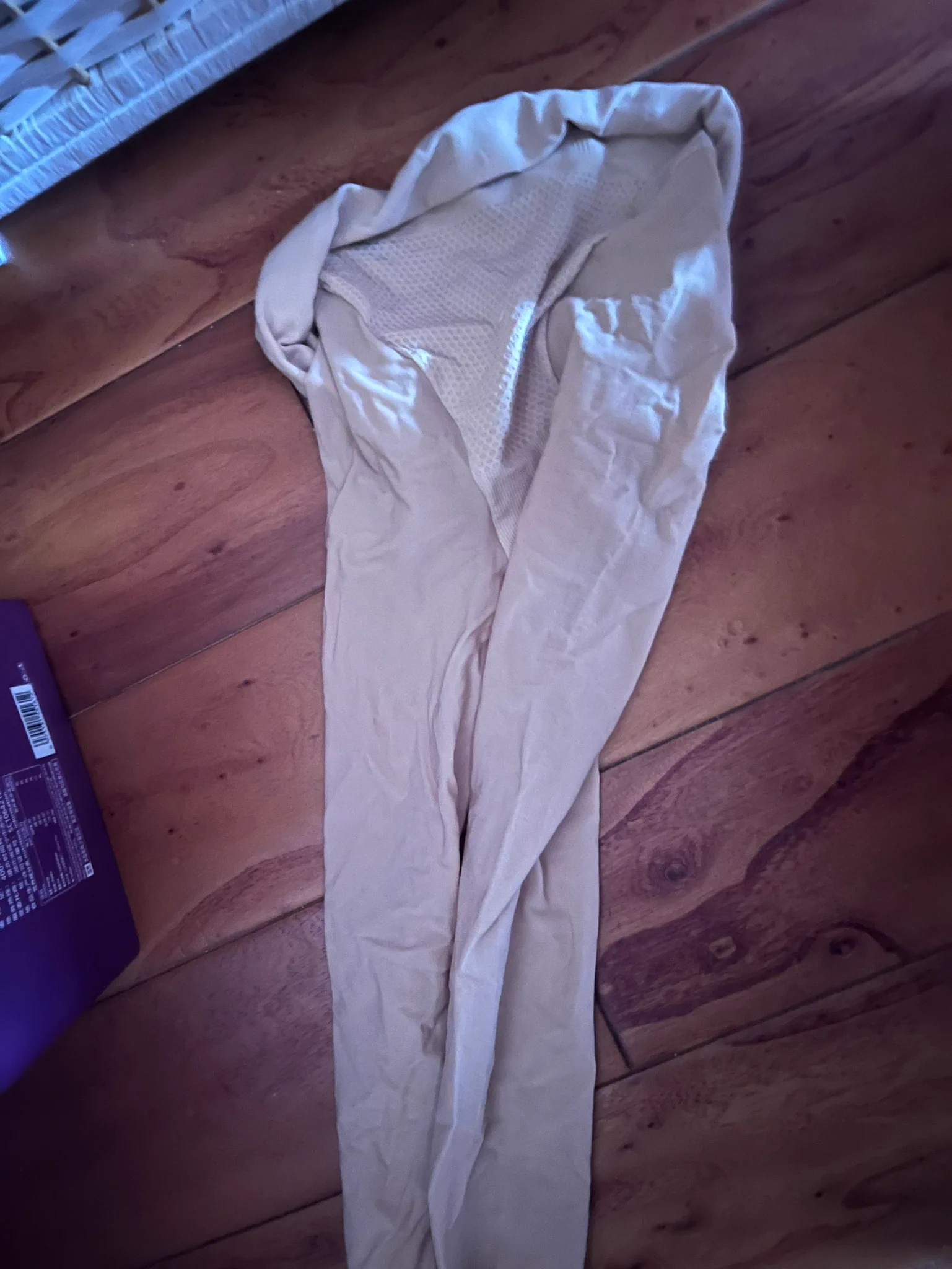 023地区，重庆推友发来投稿，邀请同好上门保养女友的丝袜及贴身衣物，重庆地区有意向上门的同好，可私信我获取联系方式，拒绝白嫖。 https://t.co/vpBEkWSySh