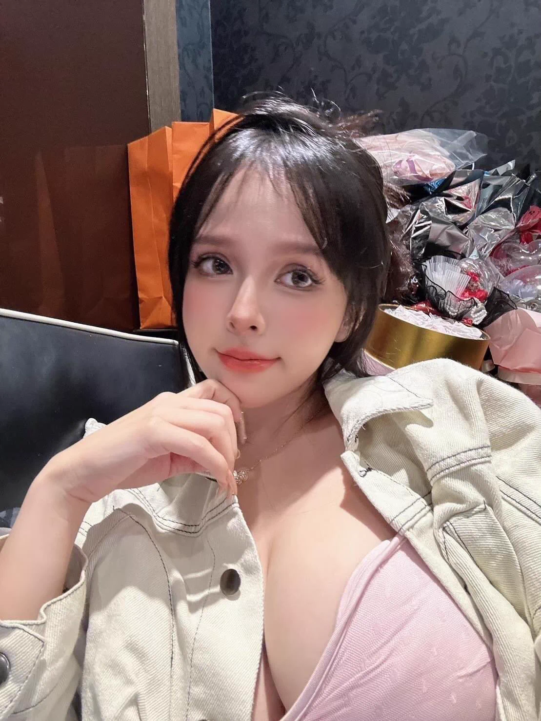 世界上最痛苦的三角戀：我愛食物 脂肪愛我🥺 https://t.co/qqTpbDDeSq