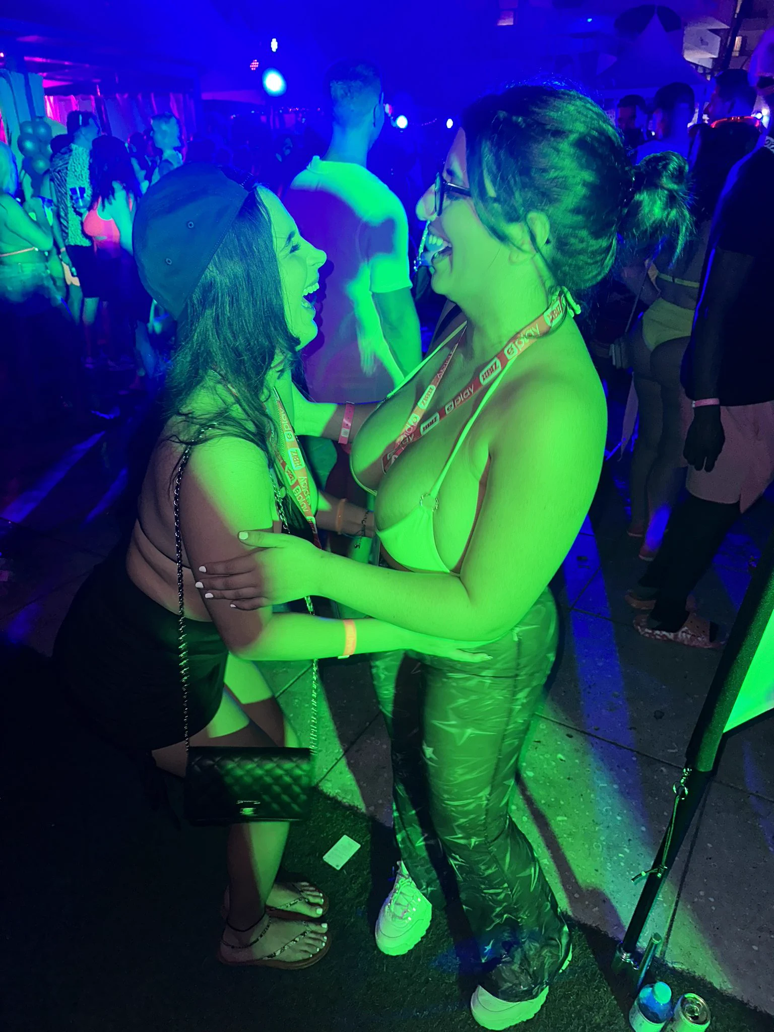 fell in love w @SarahArabicLIVE last night 🙈 https://t.co/zr4tcRmOFs