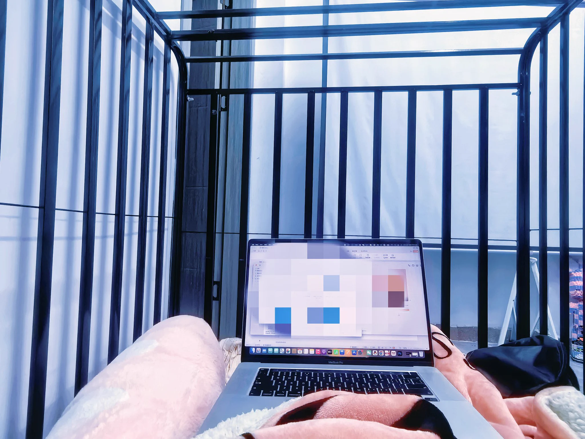 家人们谁懂啊🥹🥹🥹
离完美x幻想就差最后一步了：
“害我加班的万恶老板竟是我主人” https://t.co/YxP6huJWtk