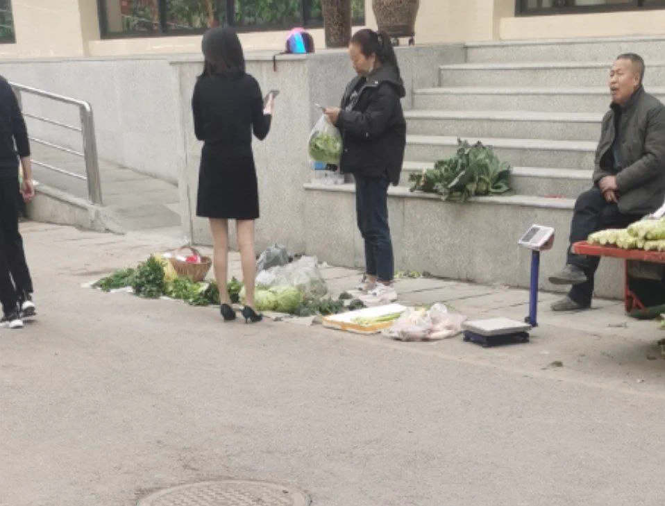 0939地区，甘肃陇南推友投稿，骚老婆每天都要穿肉丝高跟，邀请同城同好来家里上门玩老婆的丝袜高跟，同城有意向的高素质推友请私信我获取联系方式，拒绝白嫖。 https://t.co/Lm85pjIixz