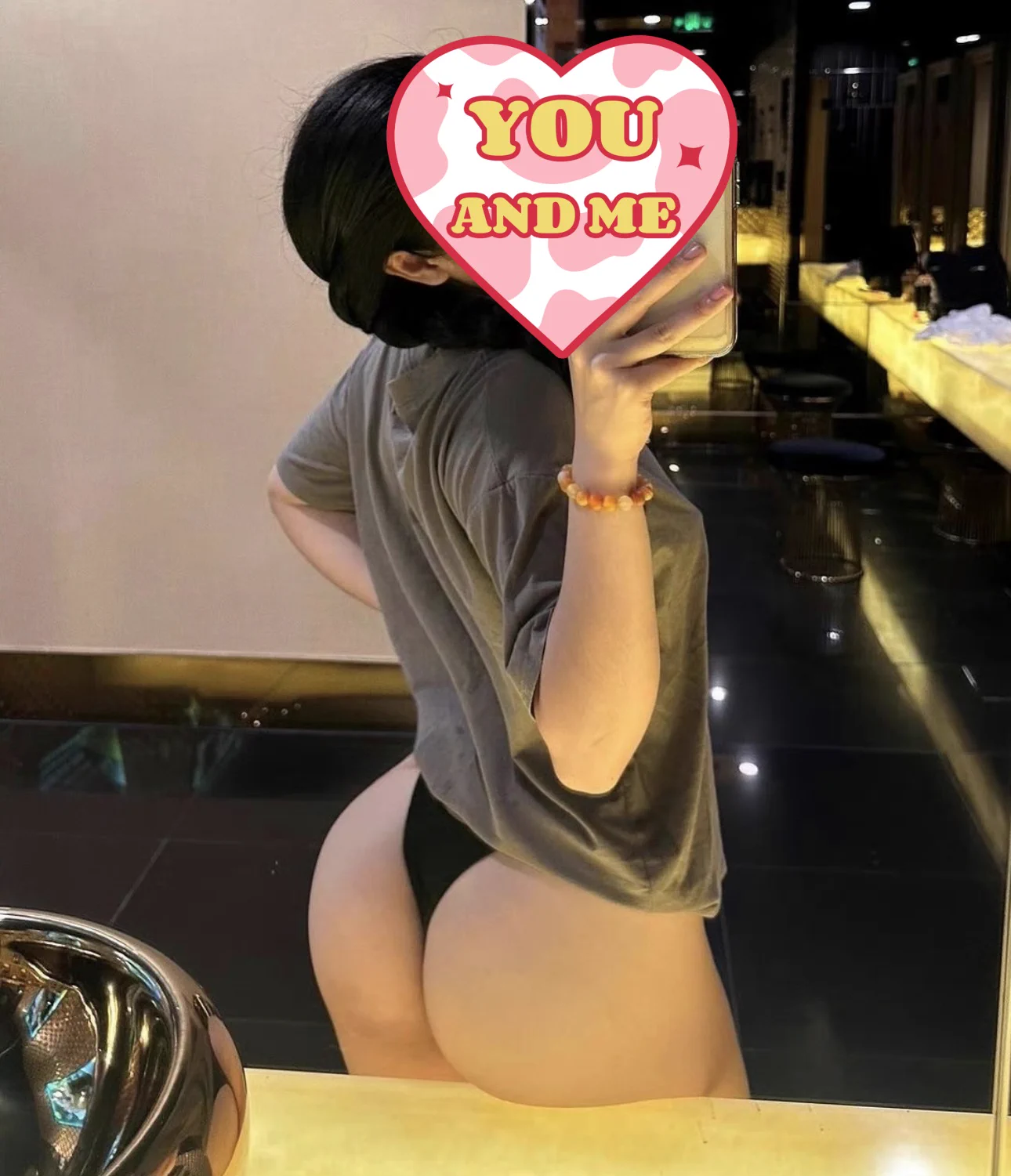 聽到隔壁房間啪啪啪嗷嗷聲這是什麽場合 可以這樣違規 檢舉你們 不帶我一起玩#這樣的屁股想玩嗎 #在高雄的最後幾天一定要性福 https://t.co/saGk5Vdkxw