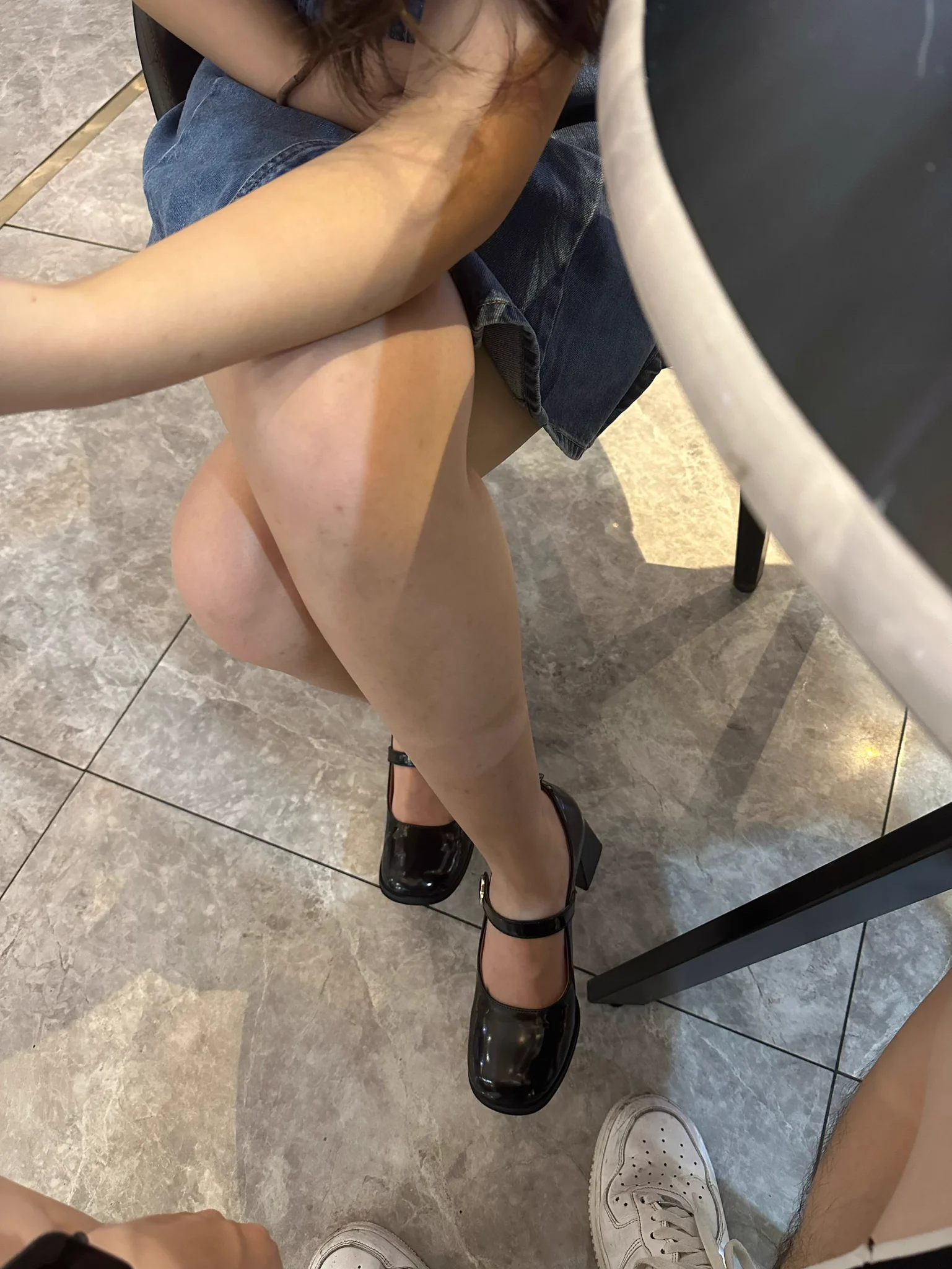 020地区，广州推友投稿，这个周末带老婆来深圳出差，邀请深圳同好周末上门来保养老婆鞋子和丝袜，寻广深地区同好交流。0755地区有意向的同好可私信我获取联系方式，时间紧，就这两天，拒绝白嫖！ https://t.co/f3XdOrTrIR