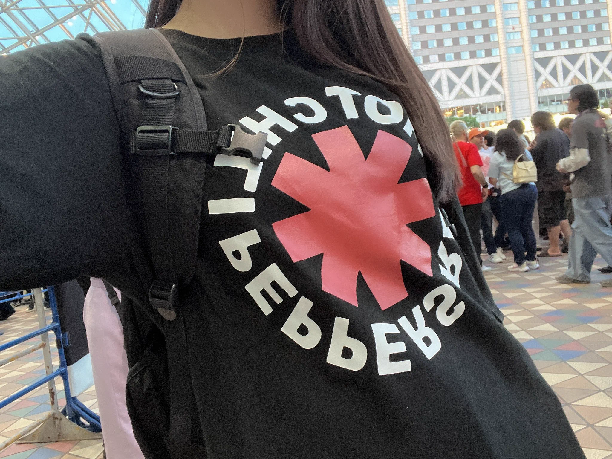 レッチリ！！

一年ぶりに来ました🤟

今年も会えて嬉しい。。

また今日も泣いてしまう〜

#redhotchilipeppers https://t.co/or1OxaesTI