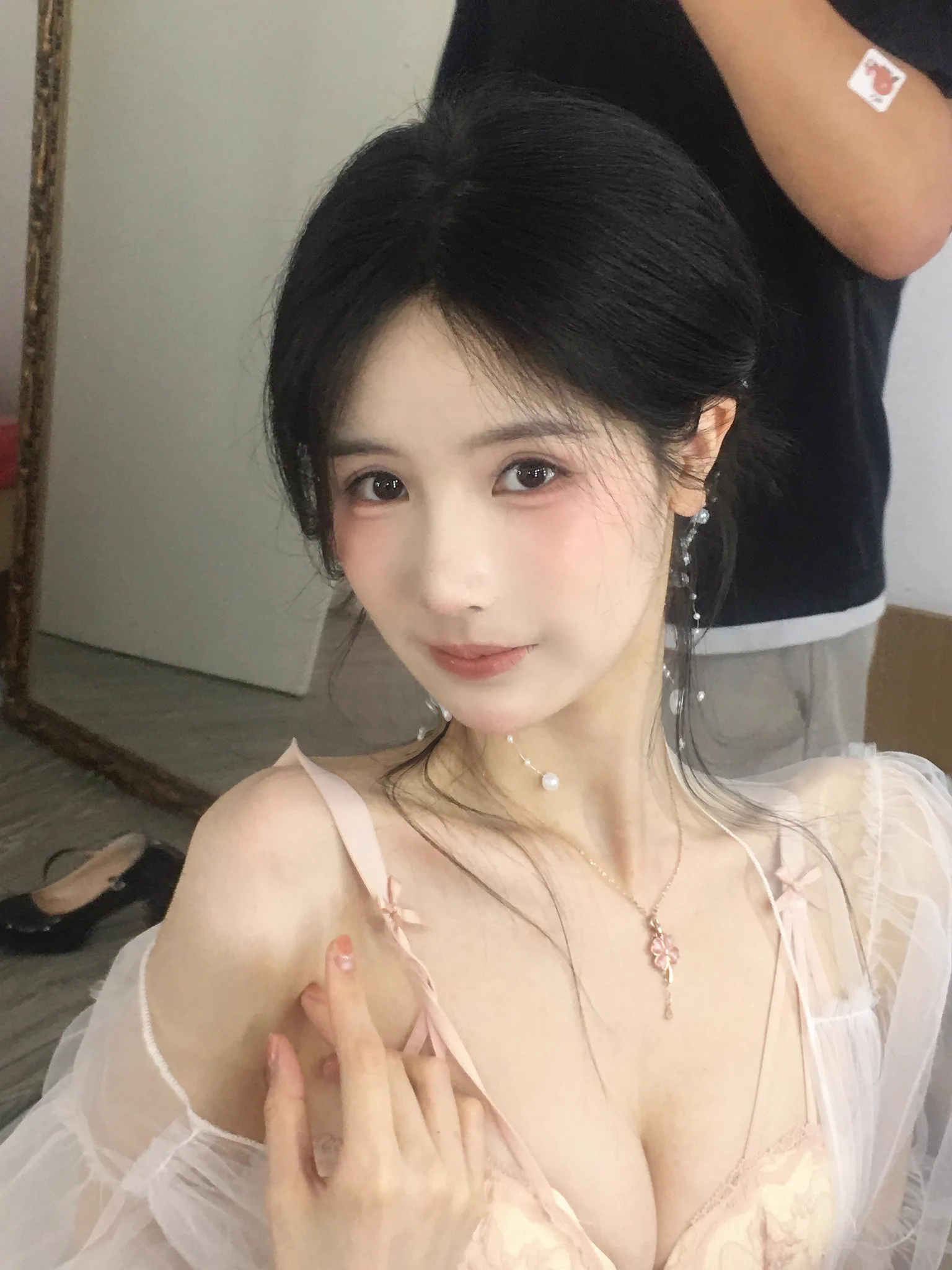化妆师小姐姐给我的随拍～ https://t.co/YsKsQdu7KP