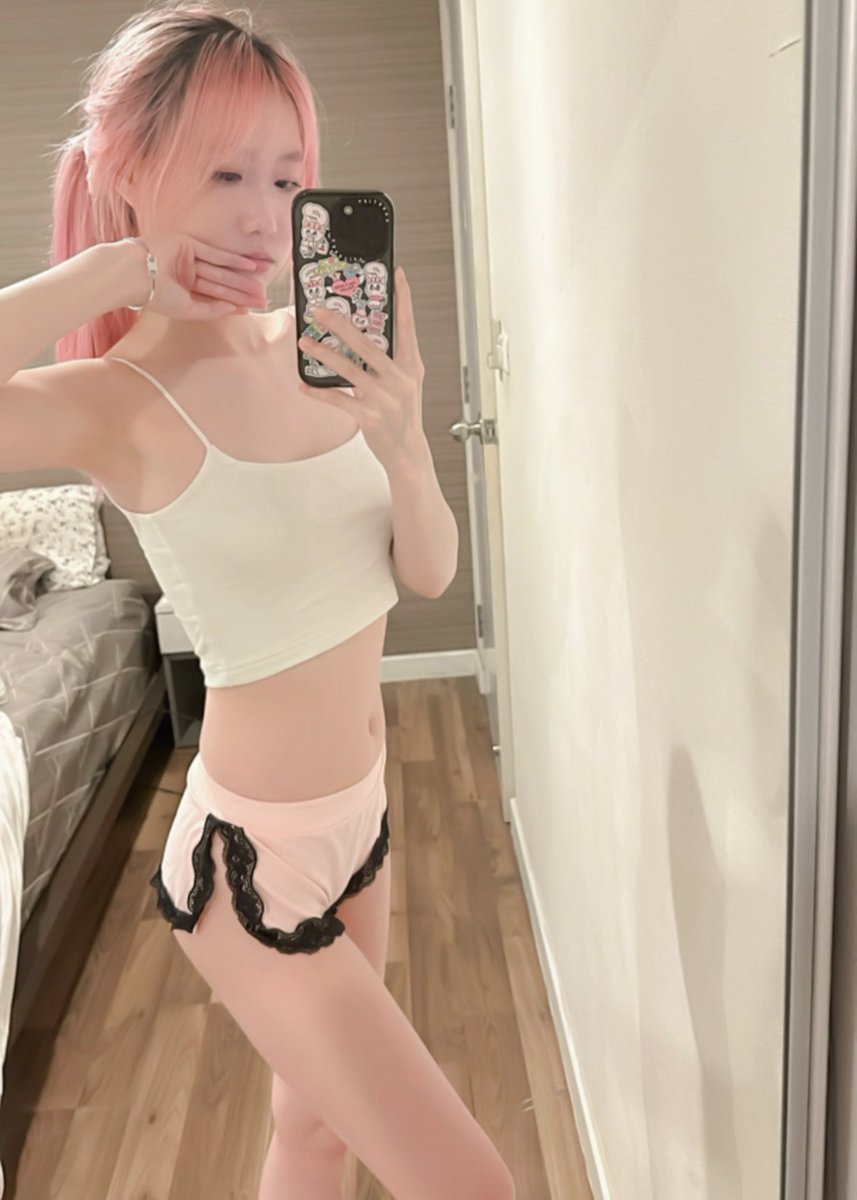 Goodnight https://t.co/XNtTBhEemq