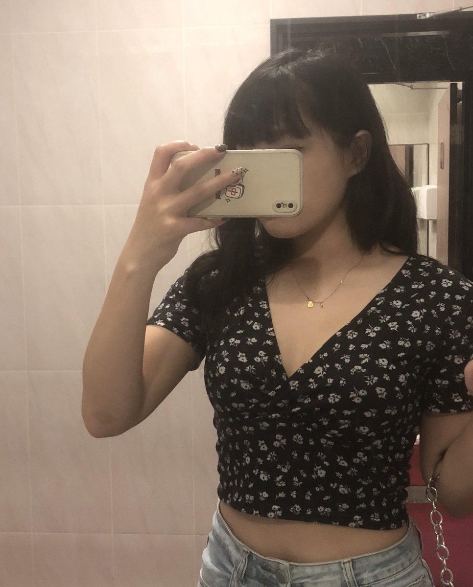 打保齡球OOTD

（如果知道要打我就不會穿這樣-.-） https://t.co/TgT5OEjs3j