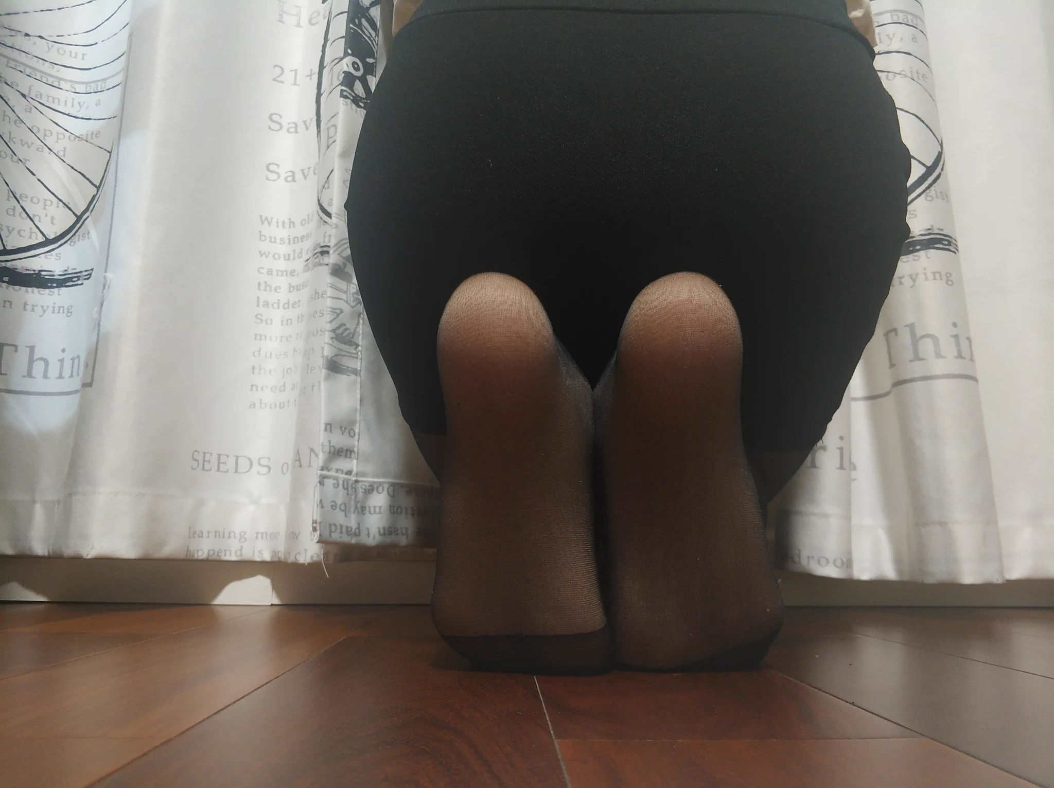 在教室里跪倒地上捡笔的时候闻到了男同学的脚臭，结果马上发情流水，半天没爬起来#女大学生 #女老师 #清纯 #母狗 #校妓 #妓女 #公交车 #骚货 #贱货 #反差婊 #阳具崇拜 #发情 #性奴 #奴隶 #肉便器 https://t.co/yLm9Za19CS