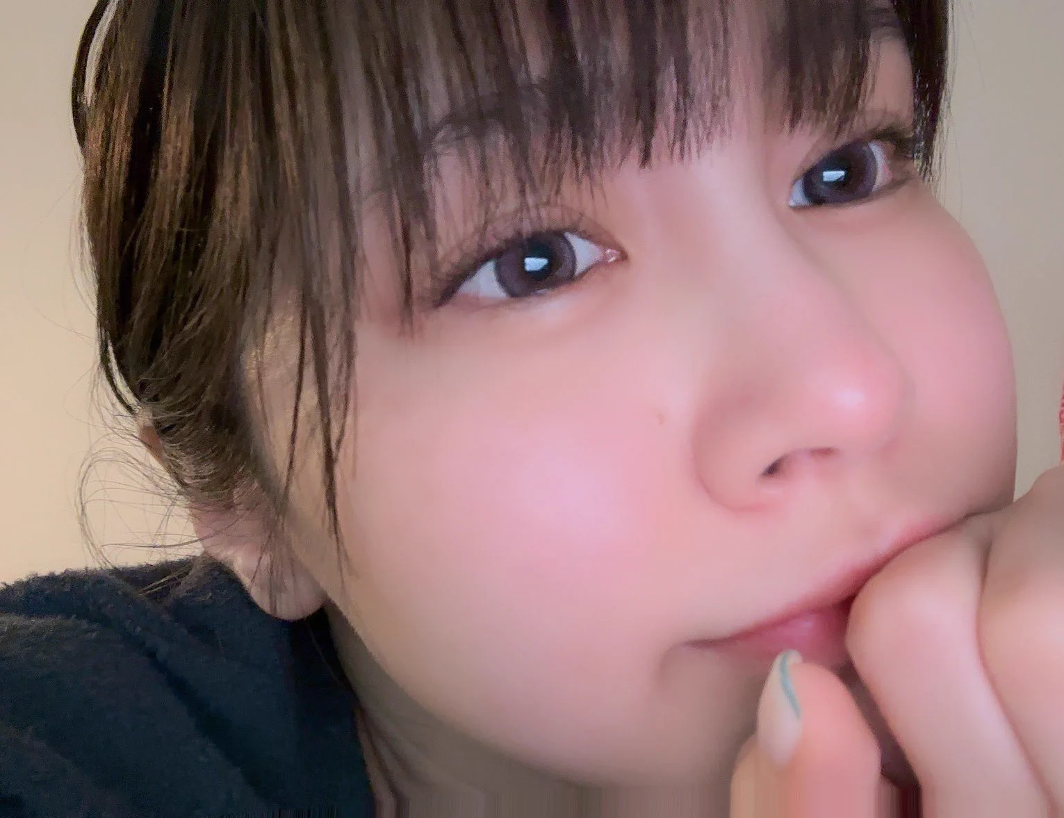 夜遅くだったのにきてくれた皆んなありがとうー！！楽しかった♡1300人もの方が見にきてくれた👶🏻👶🏻嬉しくてもっと配信しちゃおおやすみなさい〜！ https://t.co/iRCBJEPYn8
