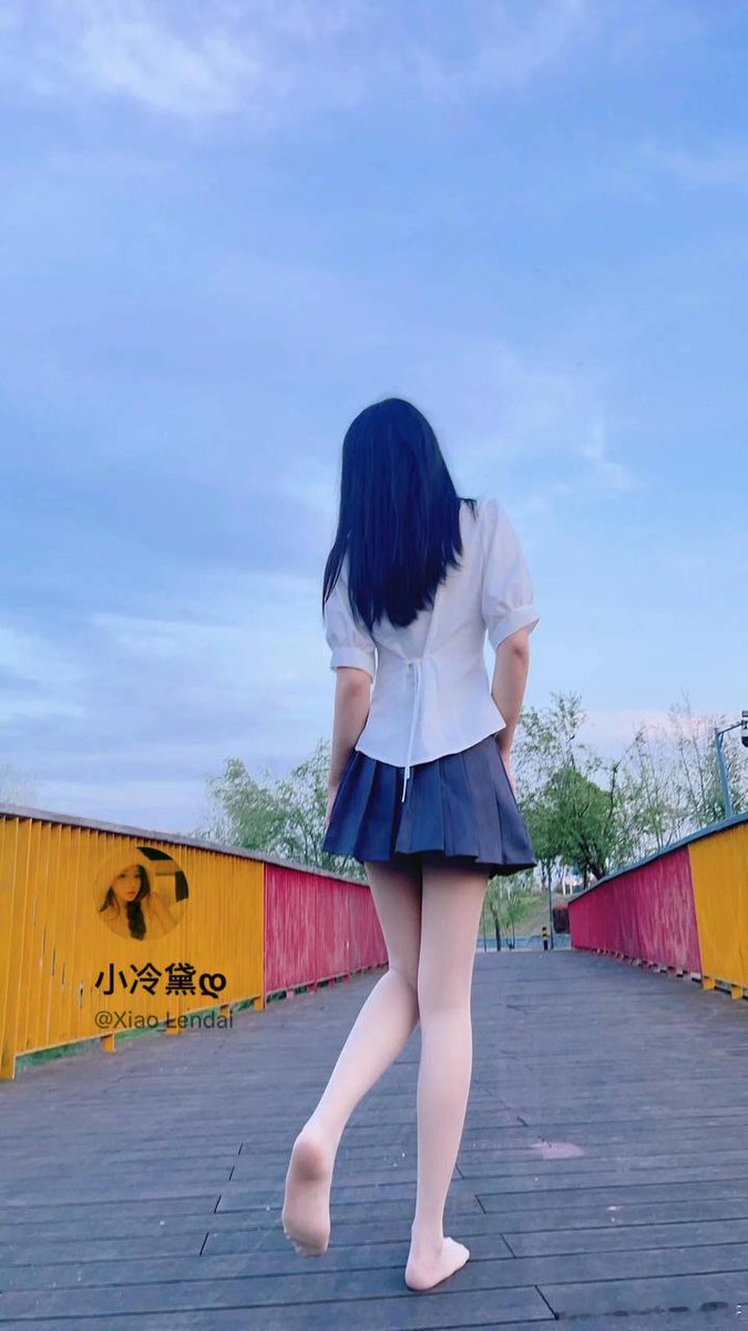 新买的jk好看吗？
@RLWJ_kuking @JWCJ_kuxs
@JQDZ_Charm @JLSQ_kuxs https://t.co/HI4TSB3FnL