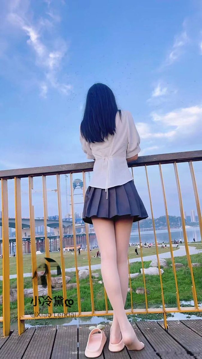 新买的jk好看吗？
@RLWJ_kuking @JWCJ_kuxs
@JQDZ_Charm @JLSQ_kuxs https://t.co/HI4TSB3FnL