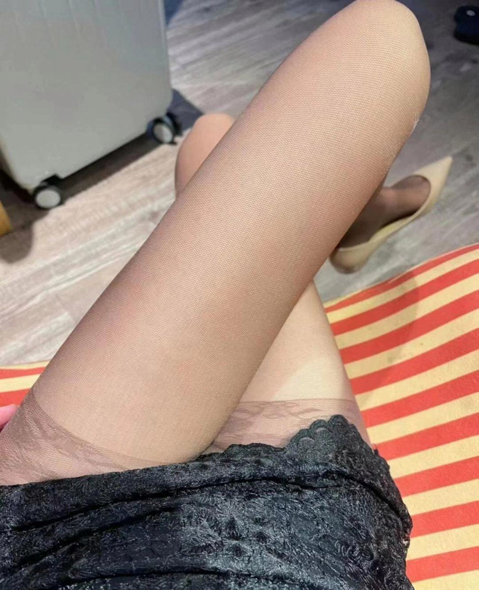 美不美看大腿就完事了 https://t.co/Af3LbZDYGy