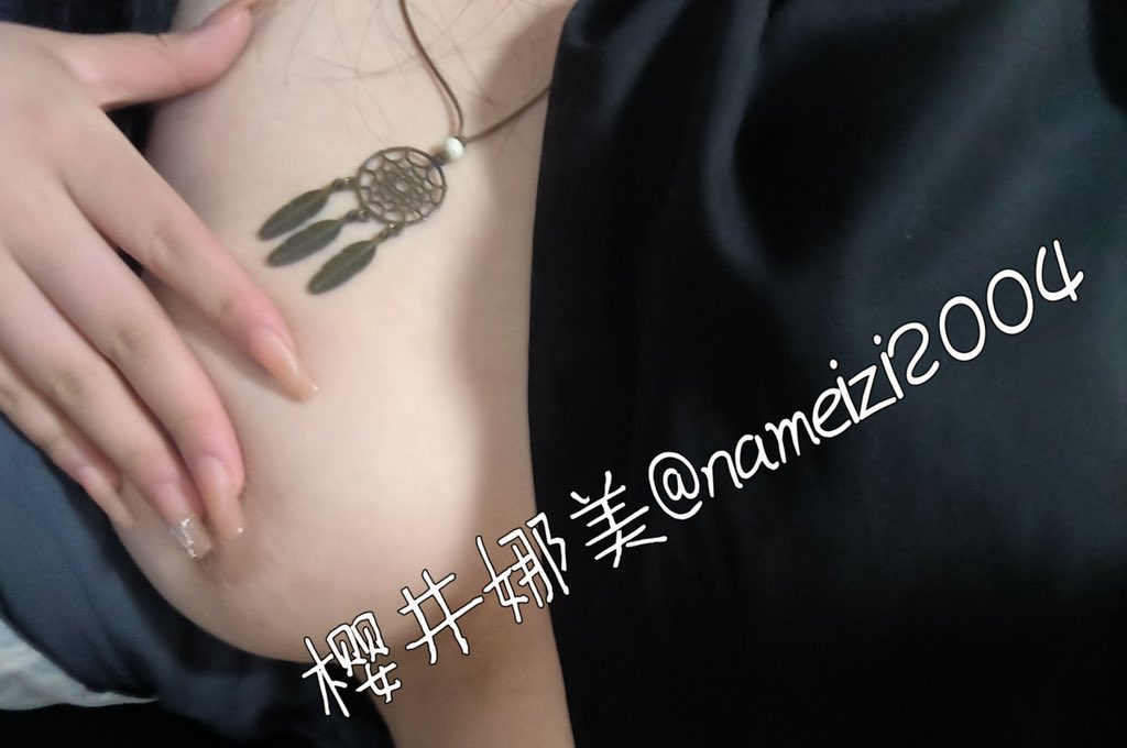 小狗爬过来帮妈妈舔 https://t.co/81Yoc6qVZU