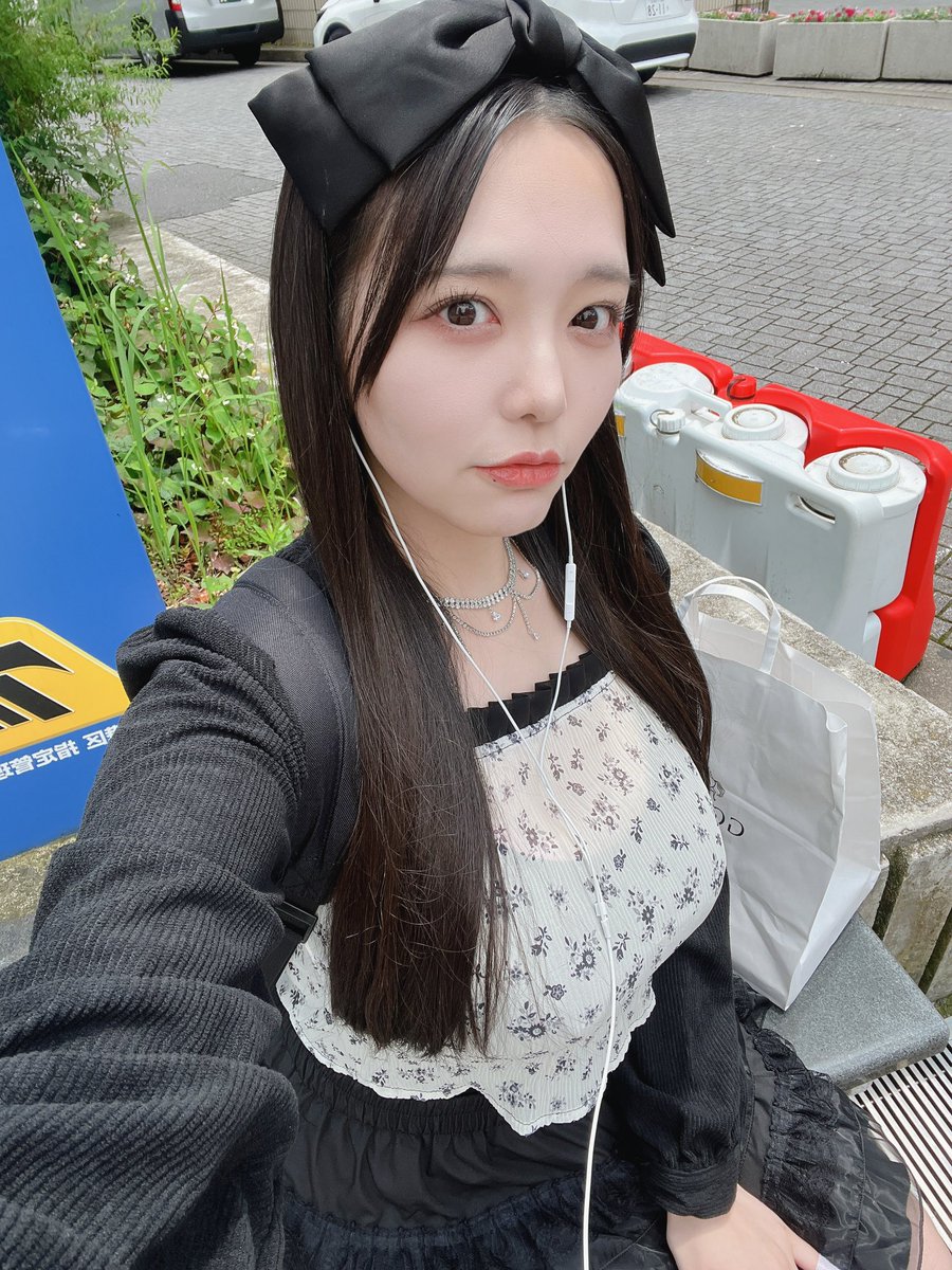 おっはよ〜めっちゃ寝た！！！ https://t.co/Uf0EzvAOlb