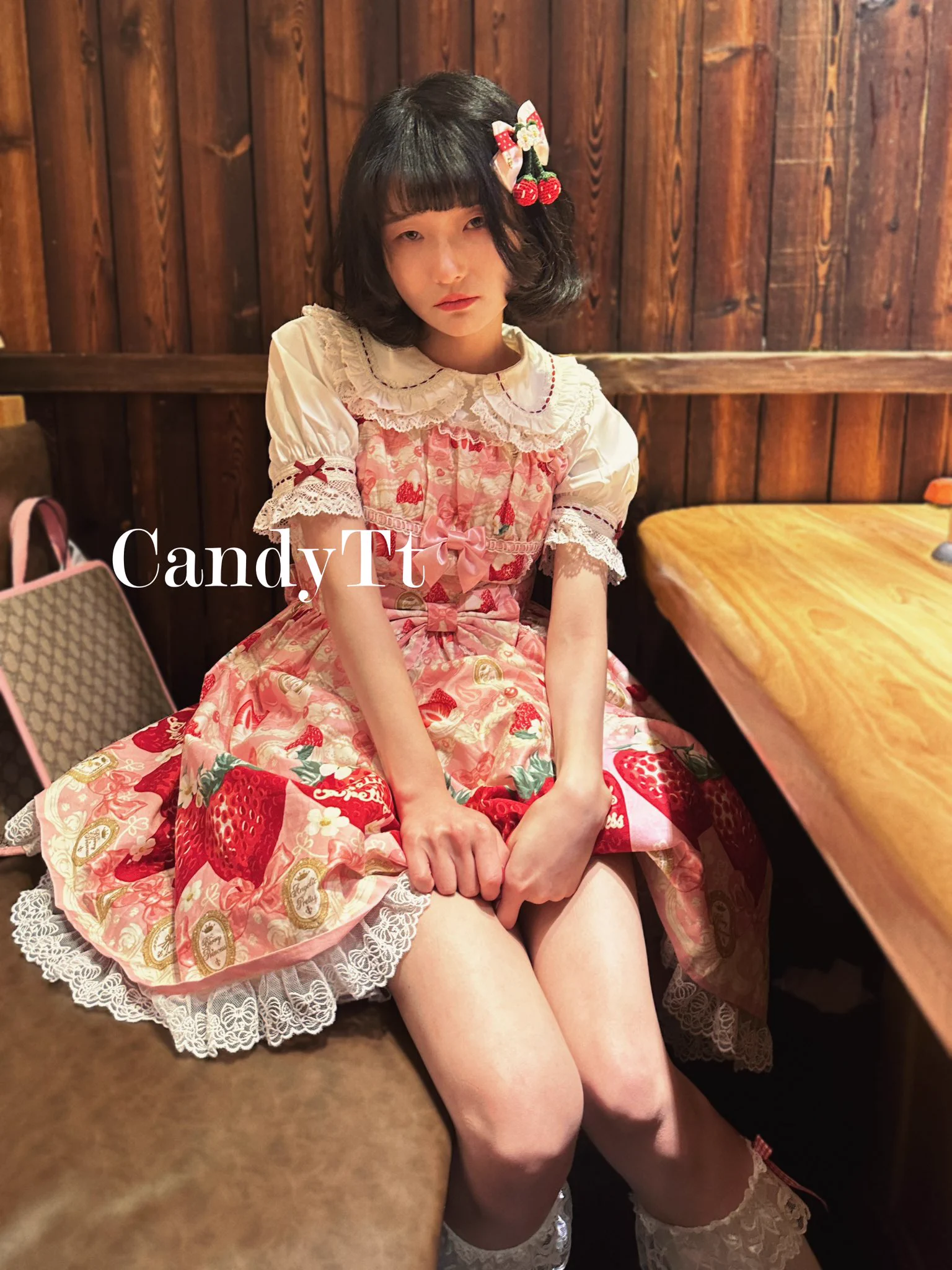 敲里mua！敲里mua！#贫乳 #反差女 #短发 https://t.co/QcZbmEn5OP