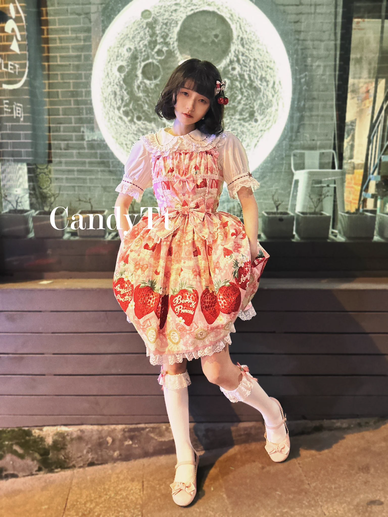敲里mua！敲里mua！#贫乳 #反差女 #短发 https://t.co/QcZbmEn5OP